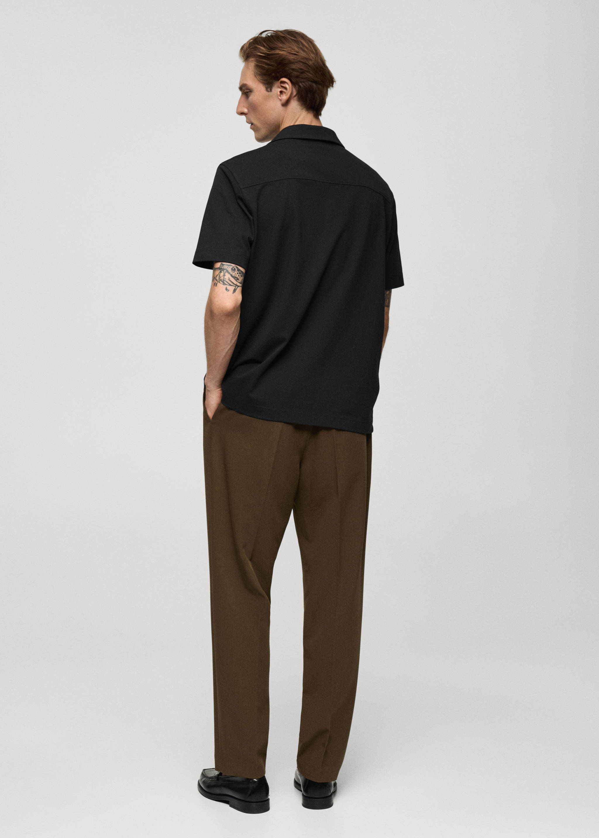 Camisa de algodão com gola bowling - Verso do artigo