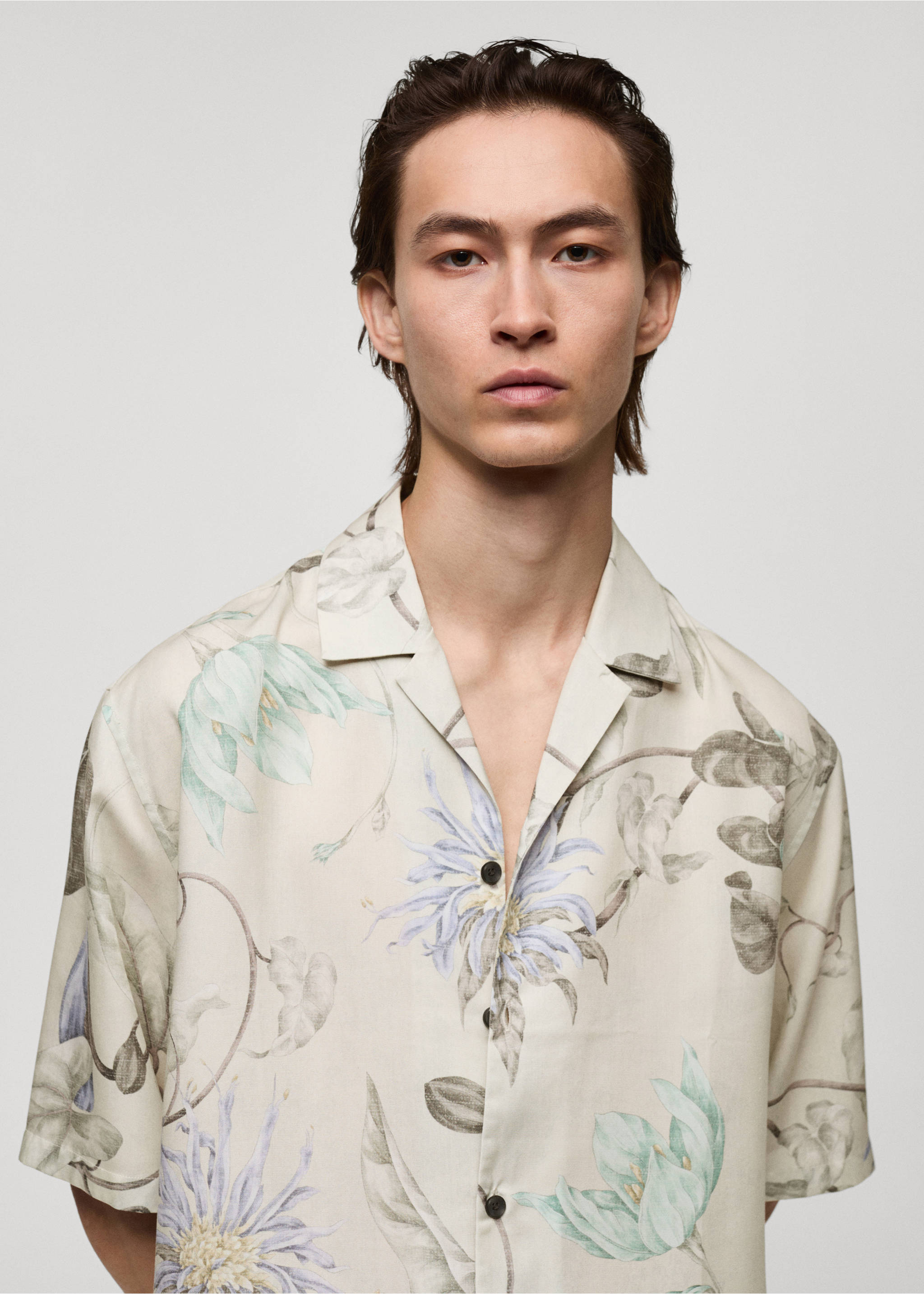 Flowy floral print shirt - Details of the article 1, Grey. Ref: 77072545-00.