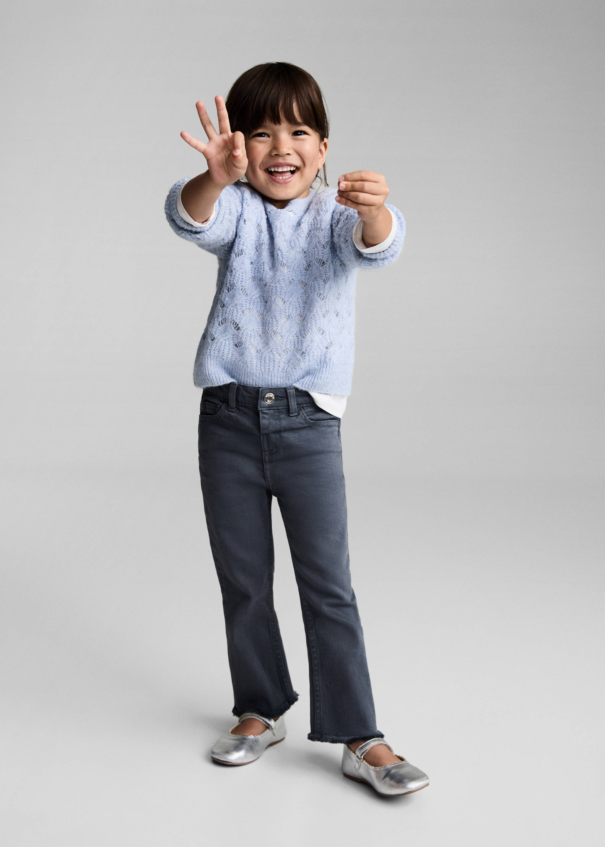 Flared finished jeans - General plane