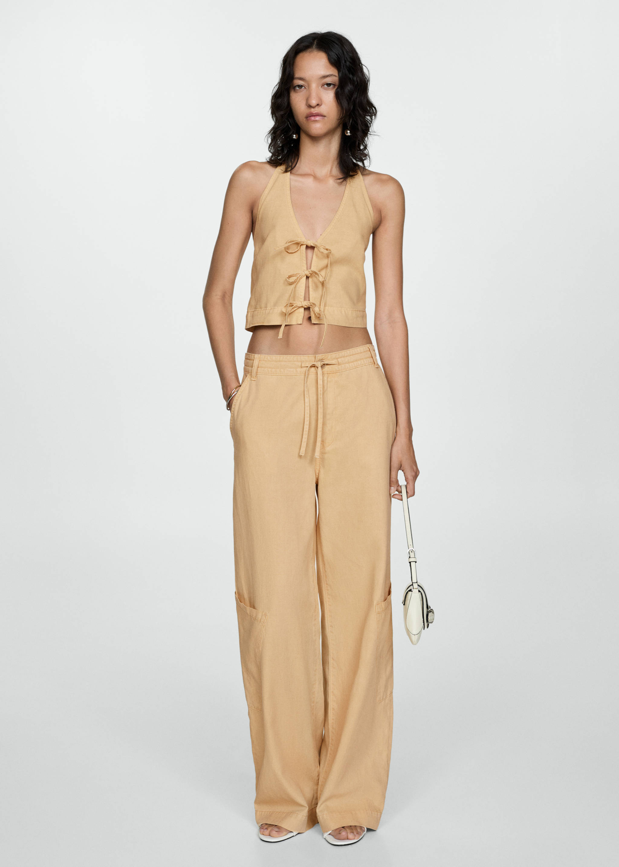 Calças de liocel com cordão ajustável - Plano geral