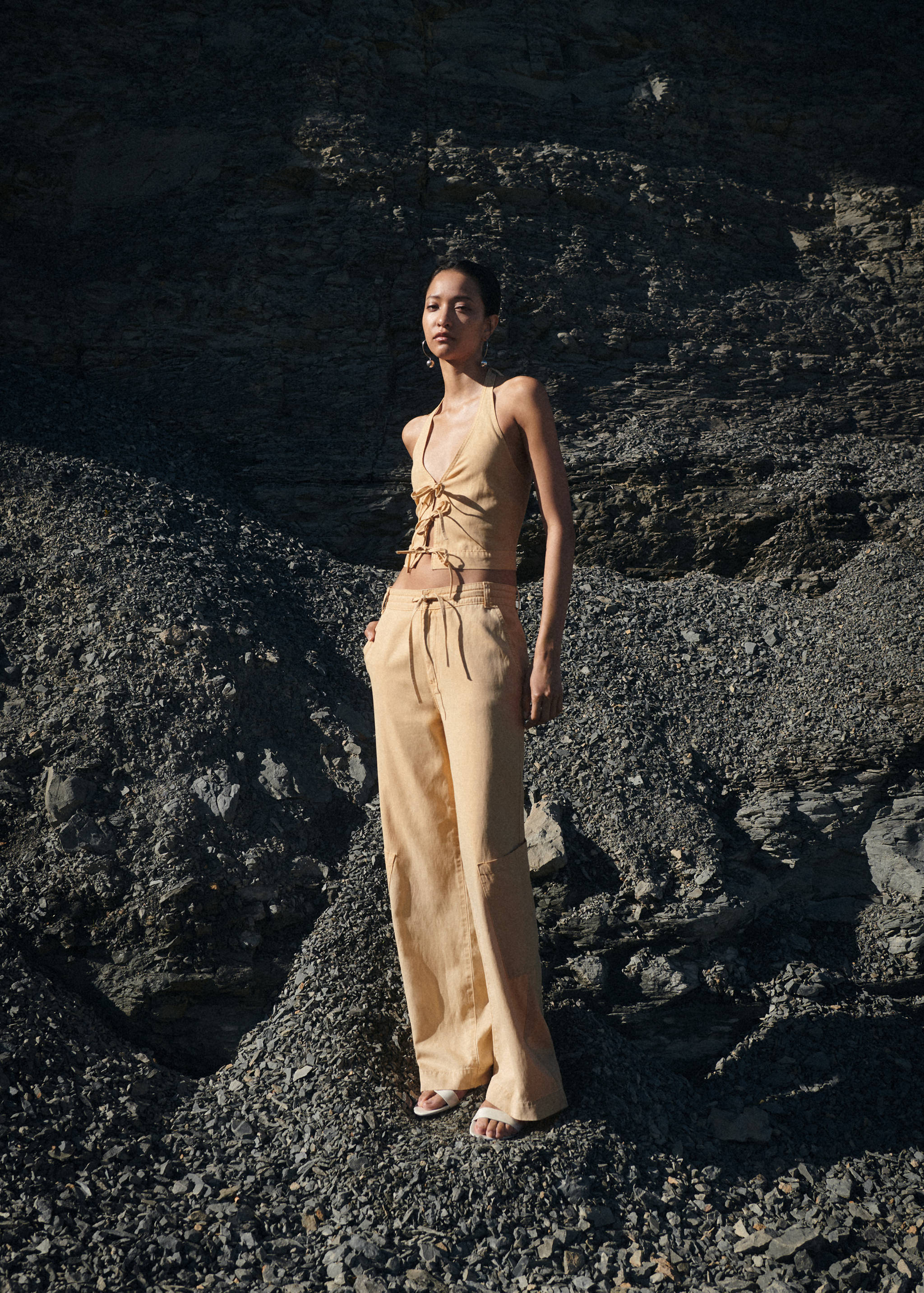 Calças de liocel com cordão ajustável - Pormenor do artigo 6