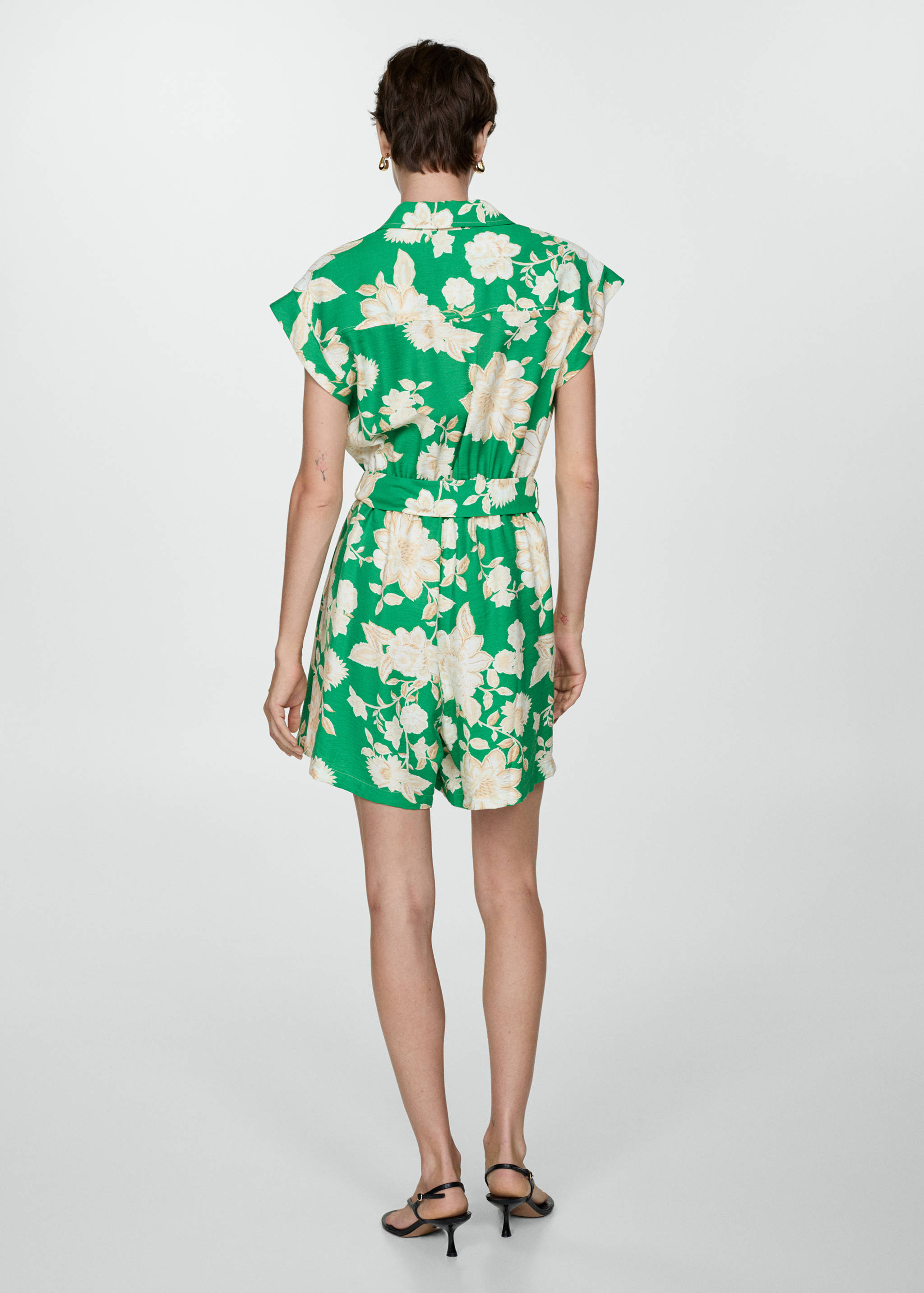 Kurzer Overall mit Blumenprint - Rückseite des Artikels