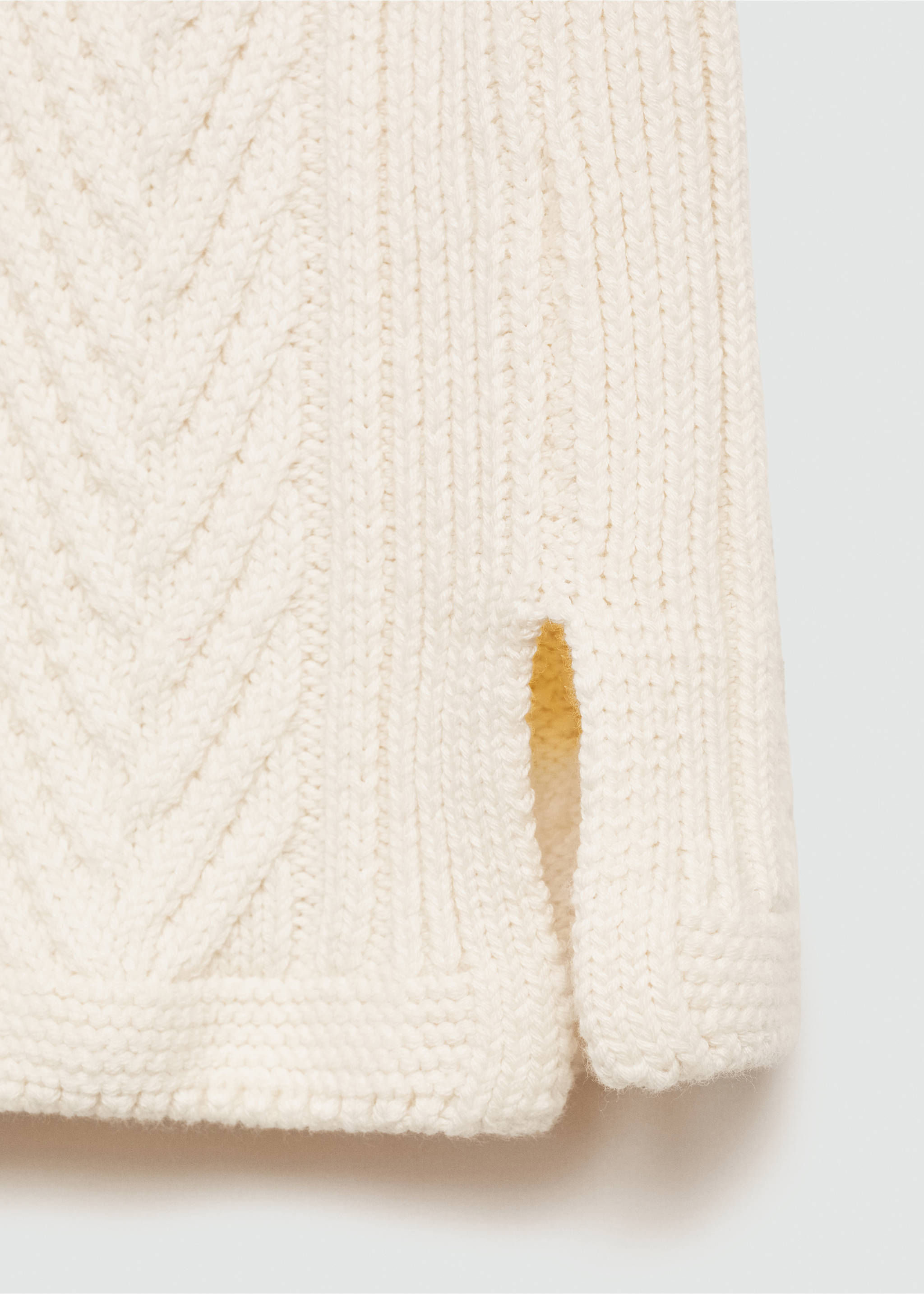 Kamizelka z dzianiny z warkoczami - Szczegóły artykułu 0, Złamana biel. Ref: 77072929-00.