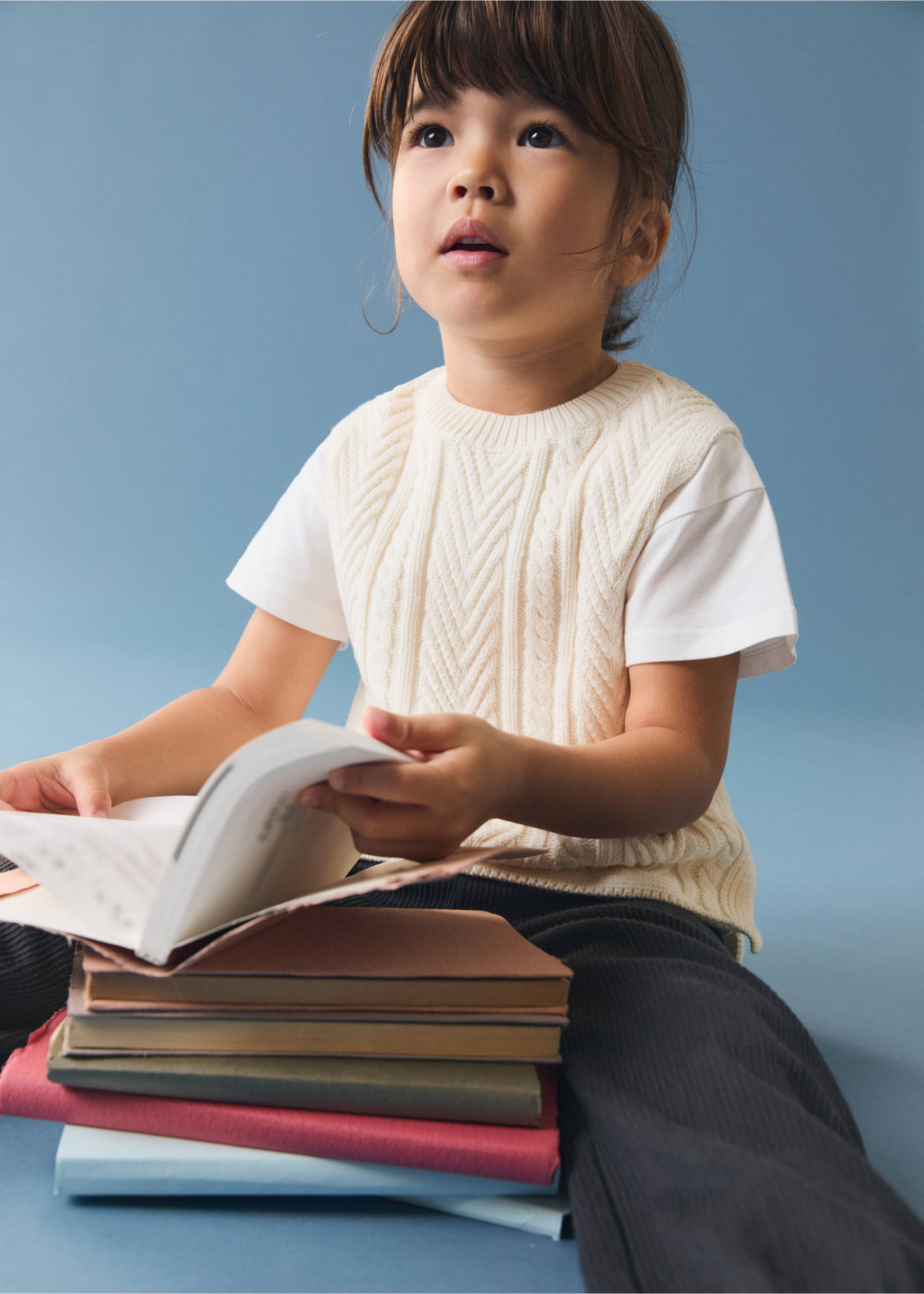 Kamizelka z dzianiny z warkoczami - Szczegóły artykułu 5, Złamana biel. Ref: 77072929-00.