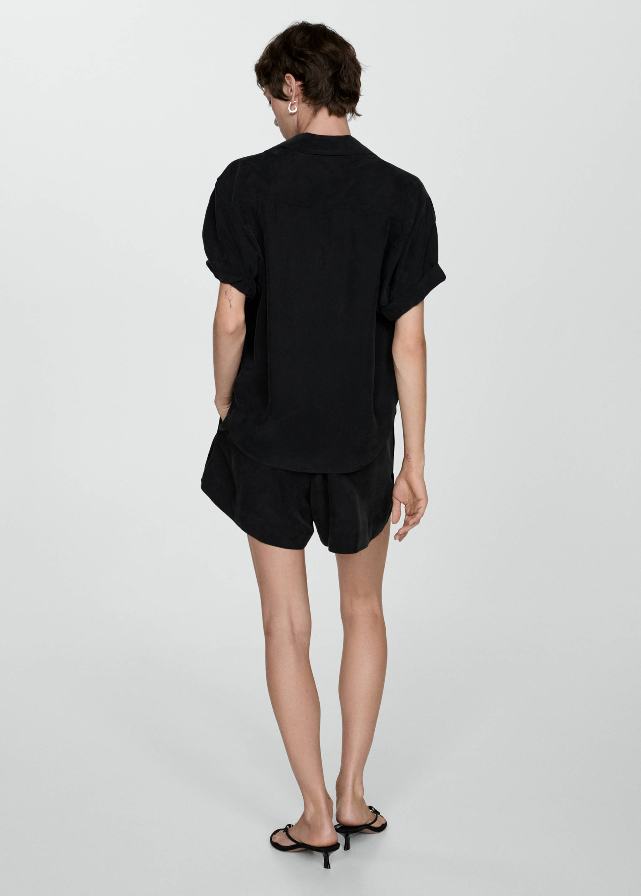 Short-sleeved cupro shirt - Reverse of the article