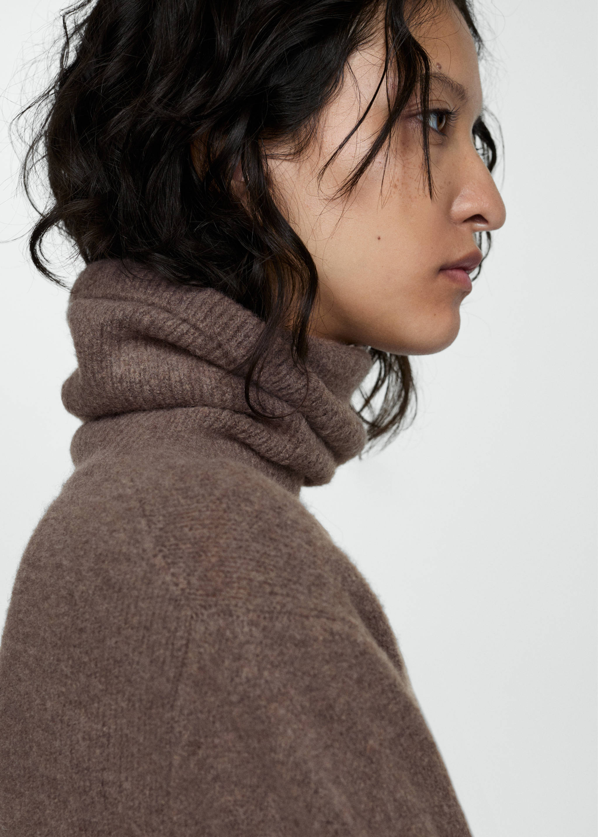 Turtleneck knit sweater - Details of the article 1