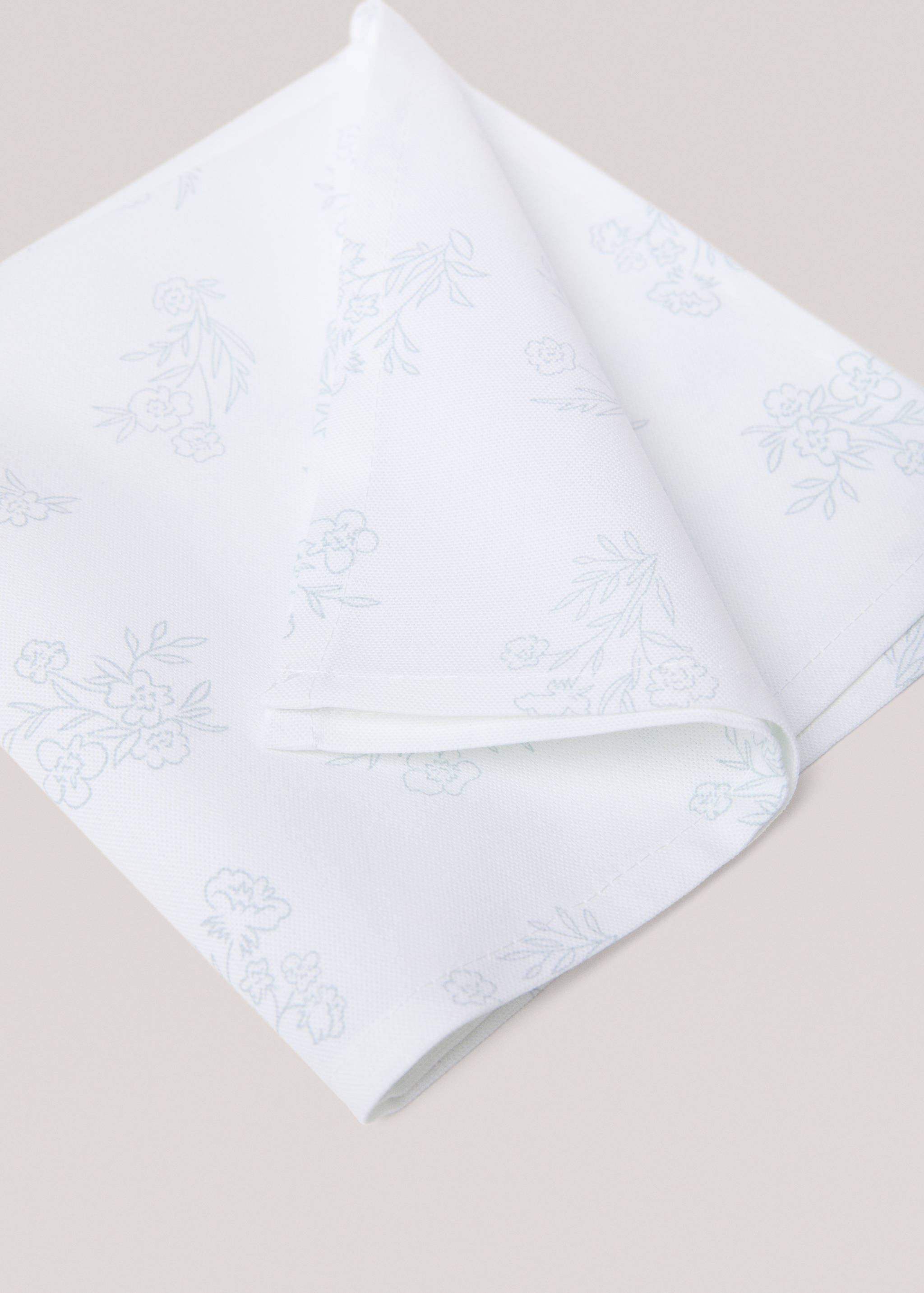 Cotton floral-design napkin - Details of the article 2