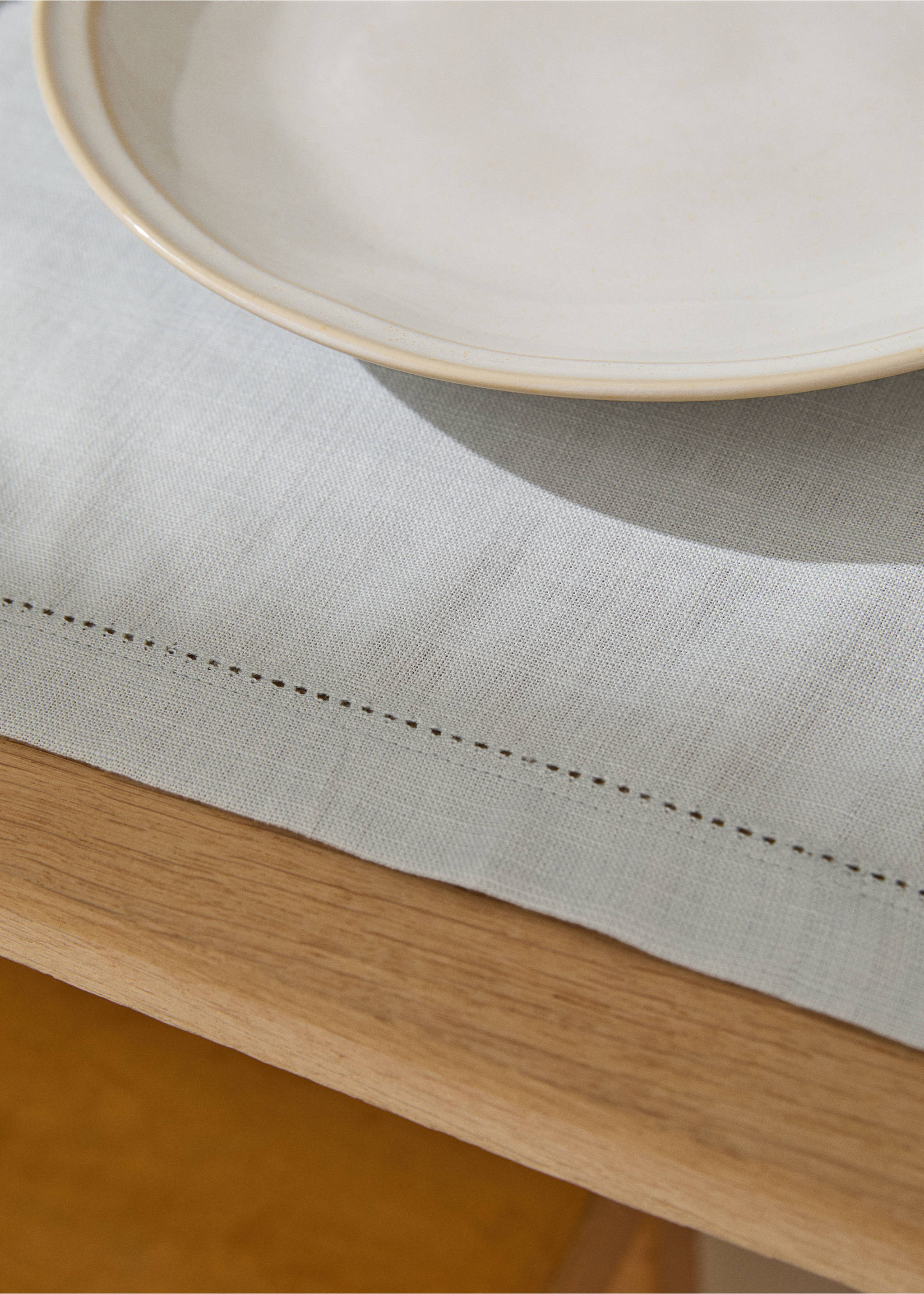 Hemstitch placemat - Details of the article 8, Aqua Green. Ref: 77073279-00.
