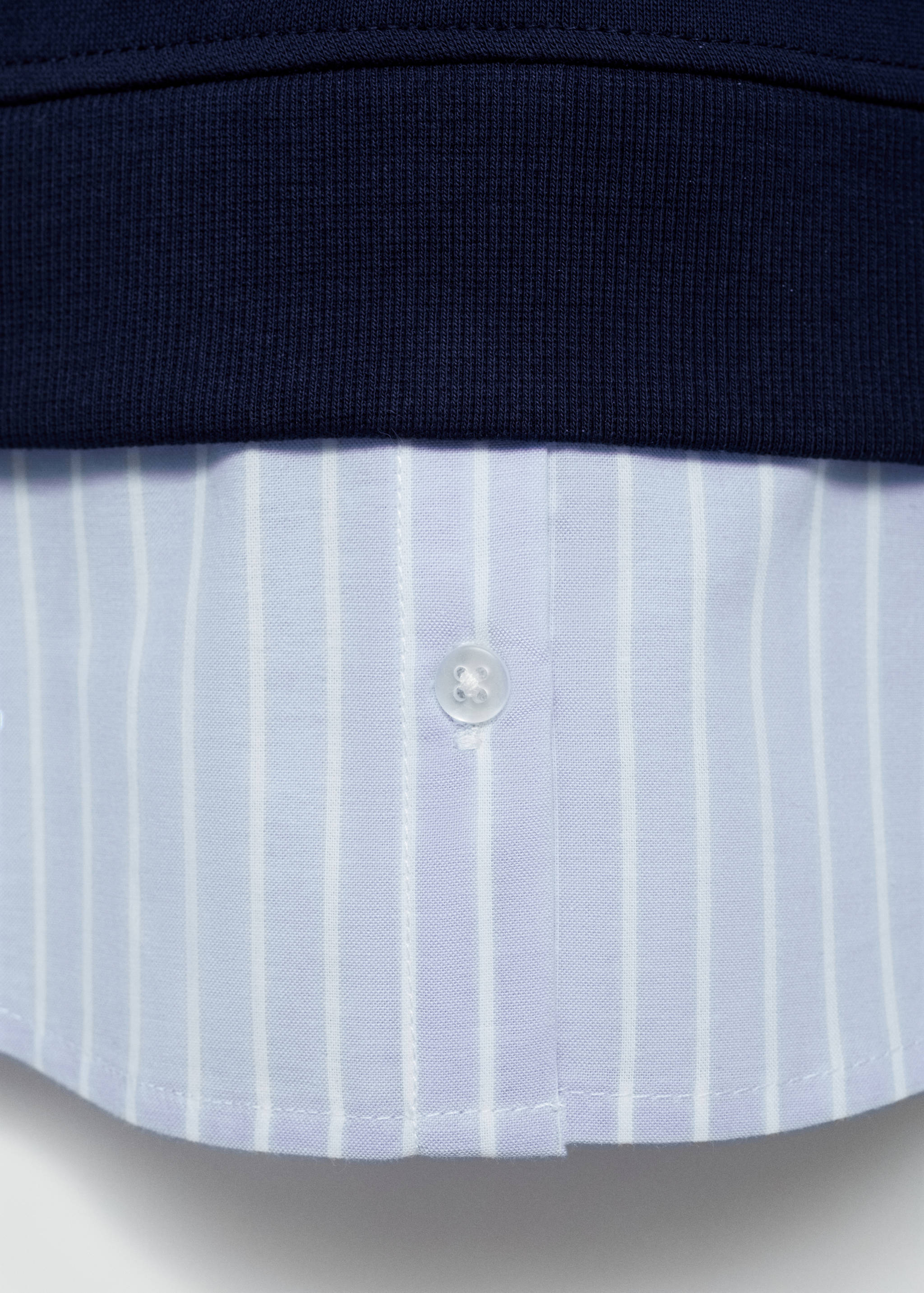Gestreiftes Sweatshirt mit Hemdeinsatz - Detail des Artikels 0