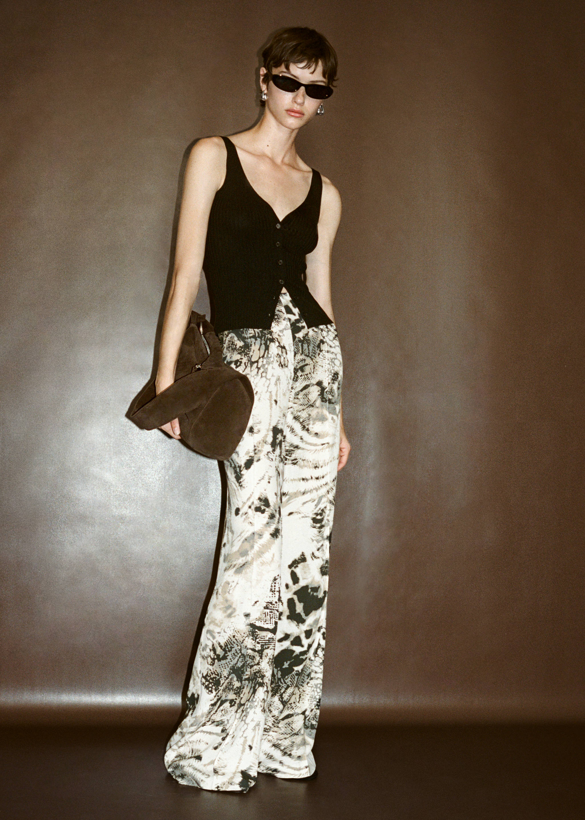 Fluid animal- print trousers - Details of the article 6, Ecru. Ref: 77073294-00.