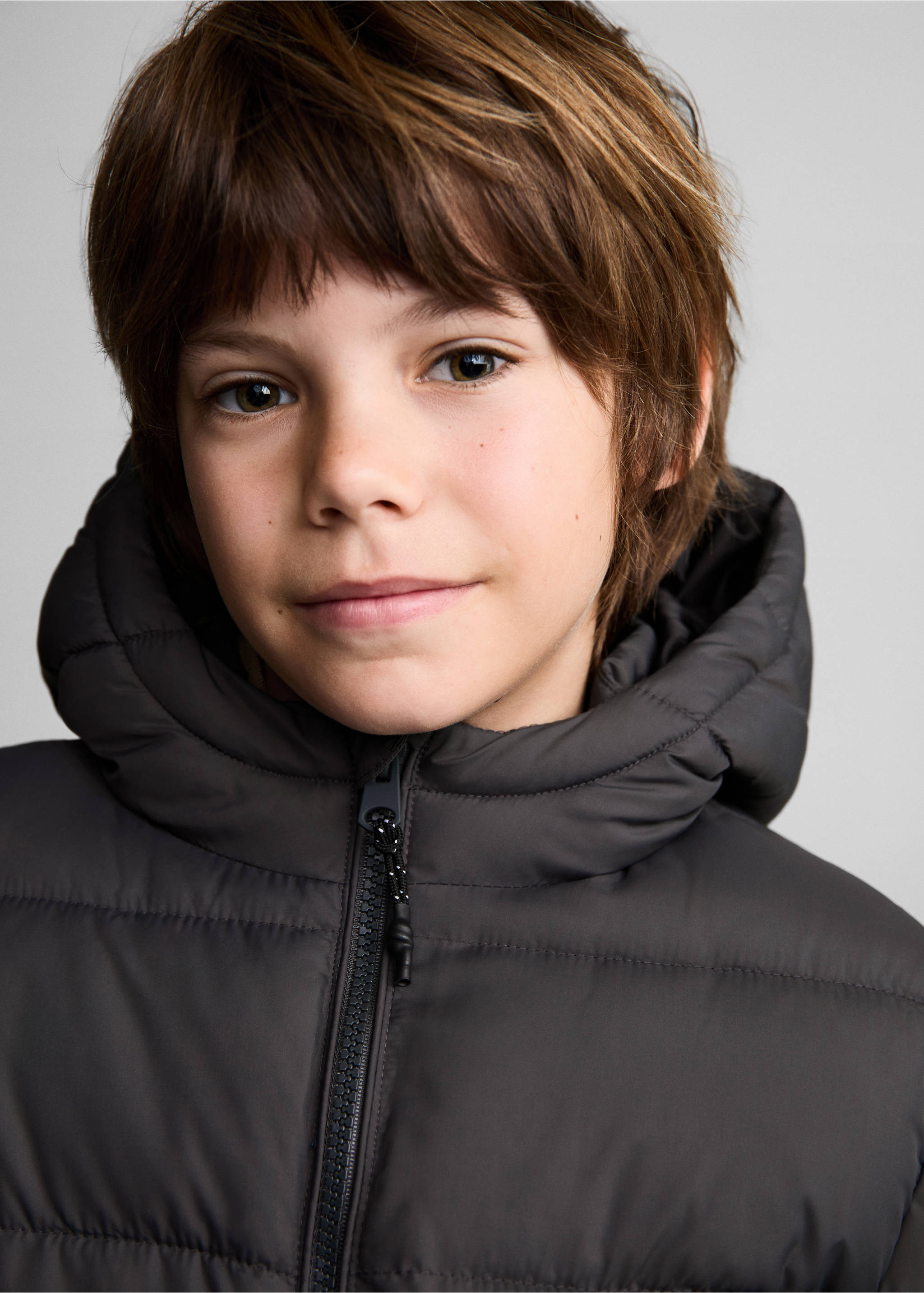 Hood puffer coat - Details of the article 1, Charcoal. Ref: 77074009-00.