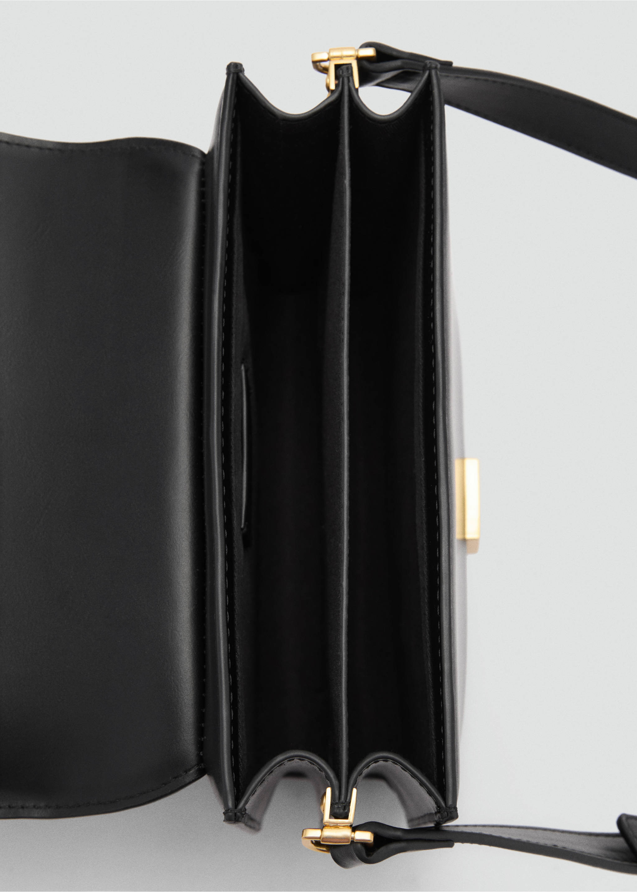 Crossbody bag with metal closure - Details of the article 3, Black. Ref: 77074011-00.