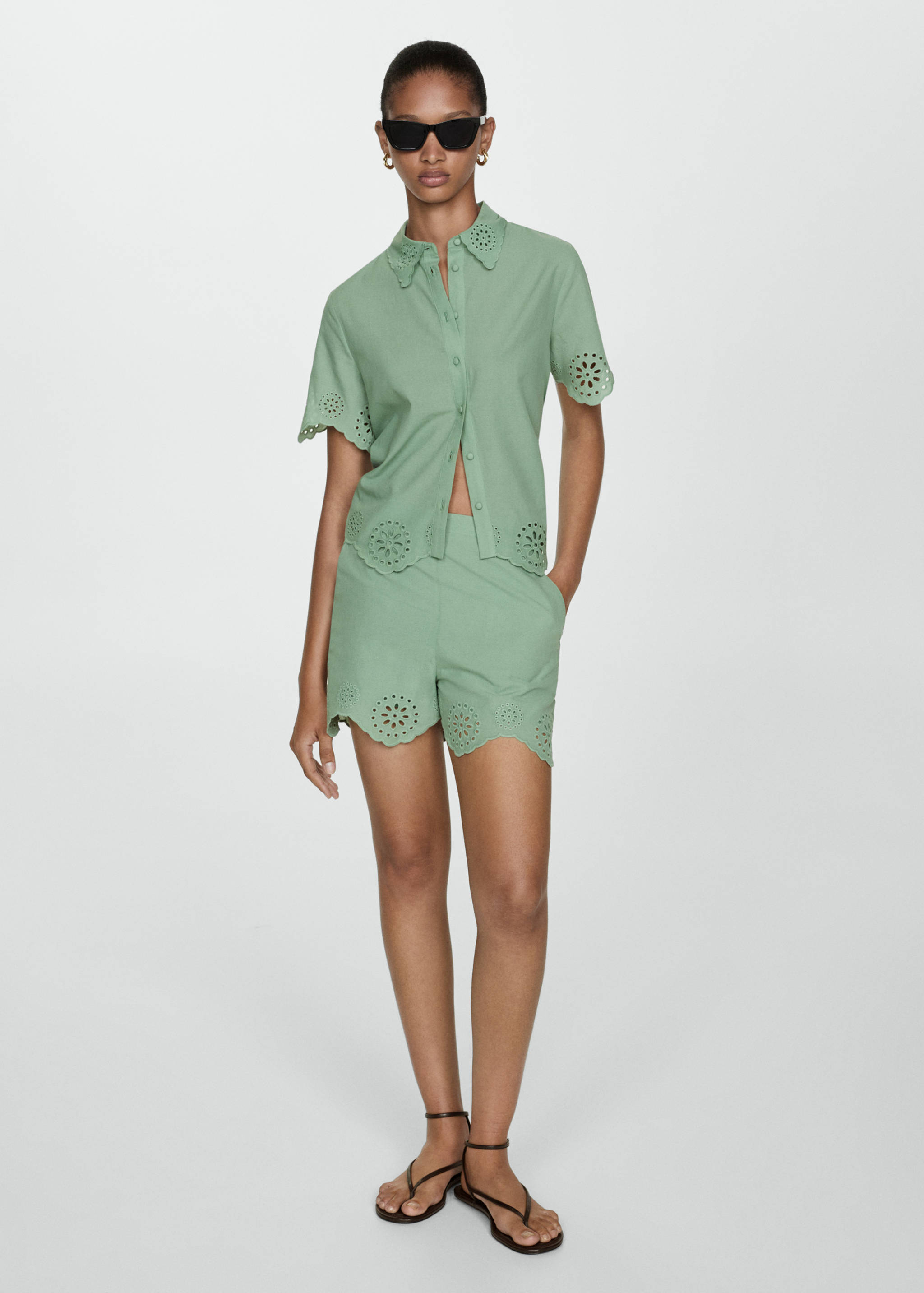 Short détails ajourés broderies - Plan général