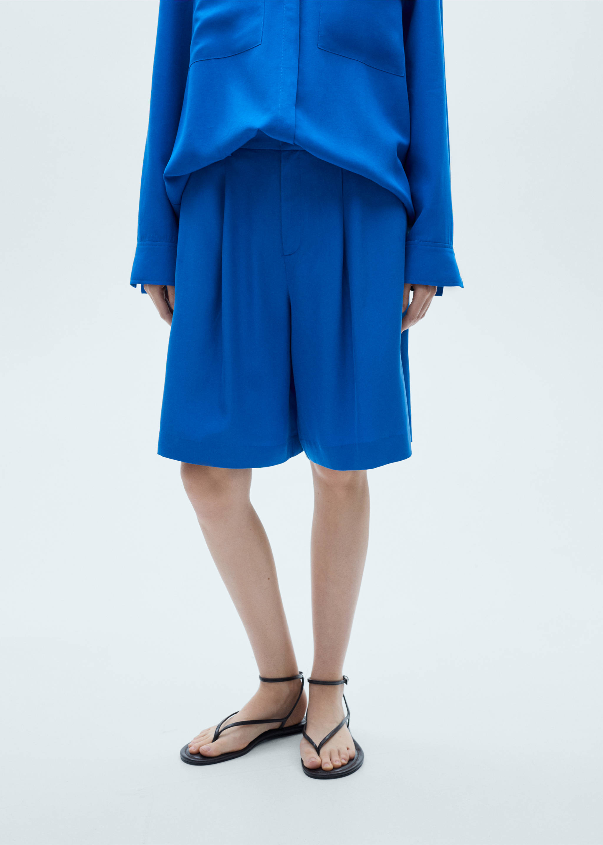 Lyocell pleated bermuda shorts - Medium plane, Blue. Ref: 77074023-00.