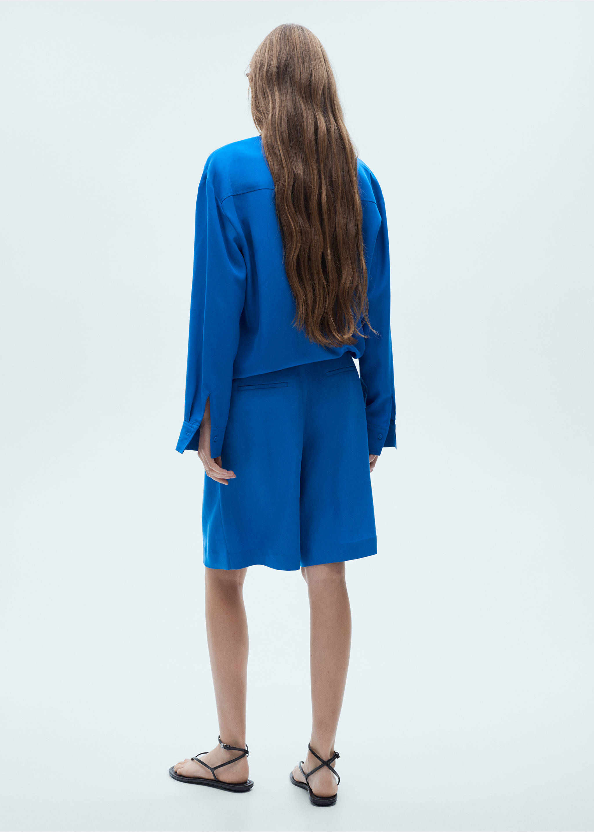 Lyocell pleated bermuda shorts - Reverse of the article, Blue. Ref: 77074023-00.