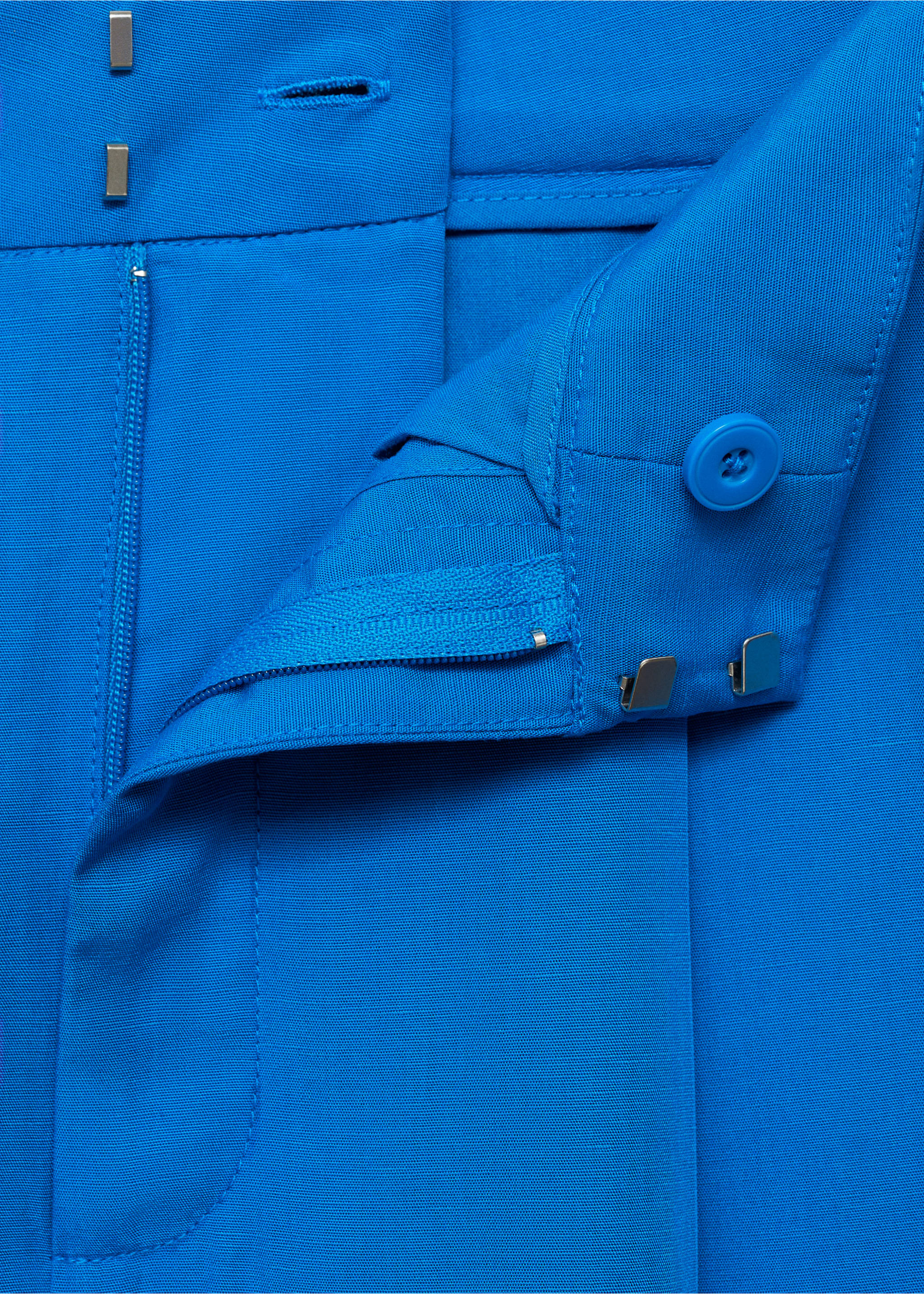 Lyocell pleated bermuda shorts - Details of the article 8, Blue. Ref: 77074023-00.