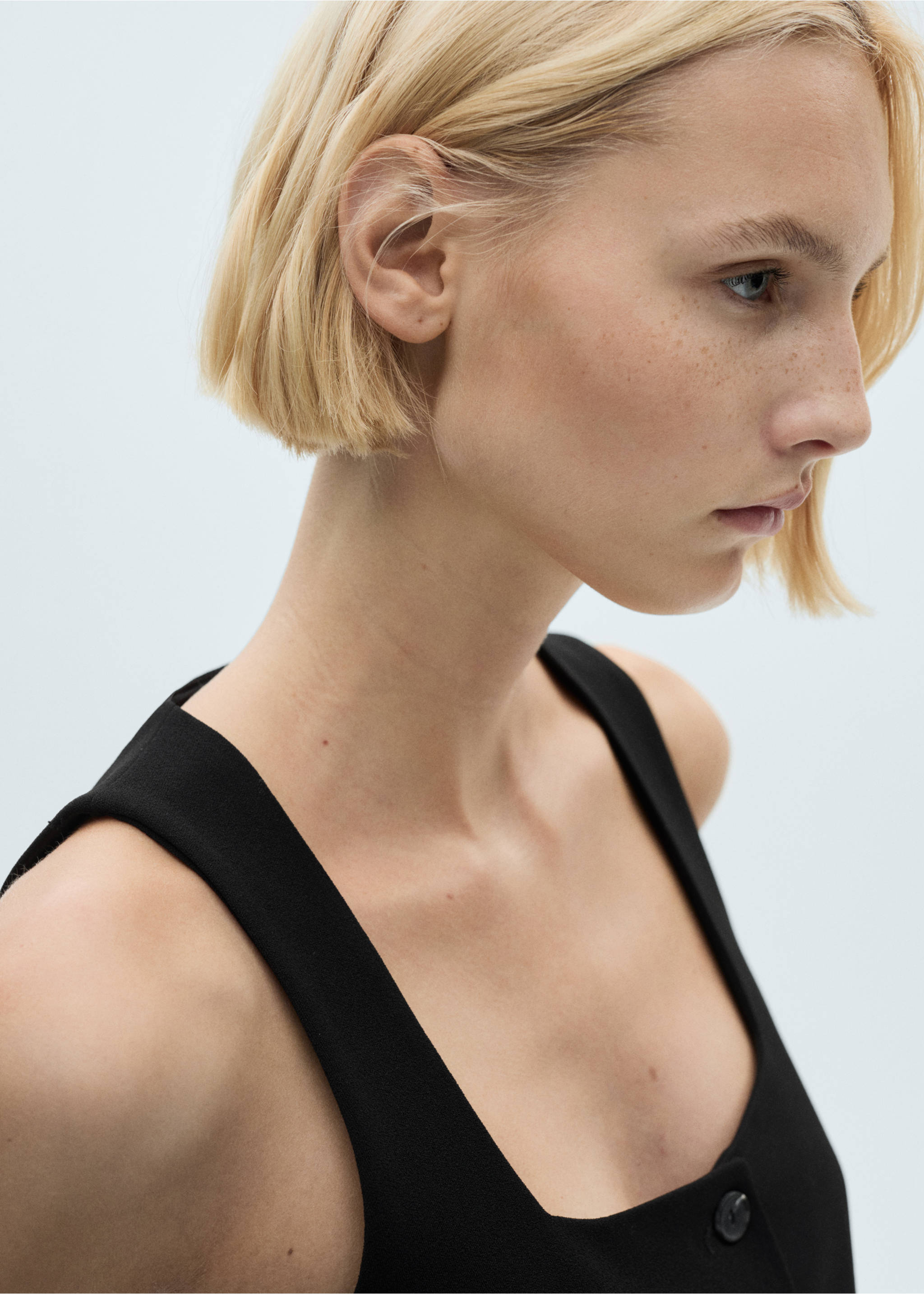 Gilet boutons bretelles larges - Détail de l'article 1, Noir. Ref: 77074026-00.