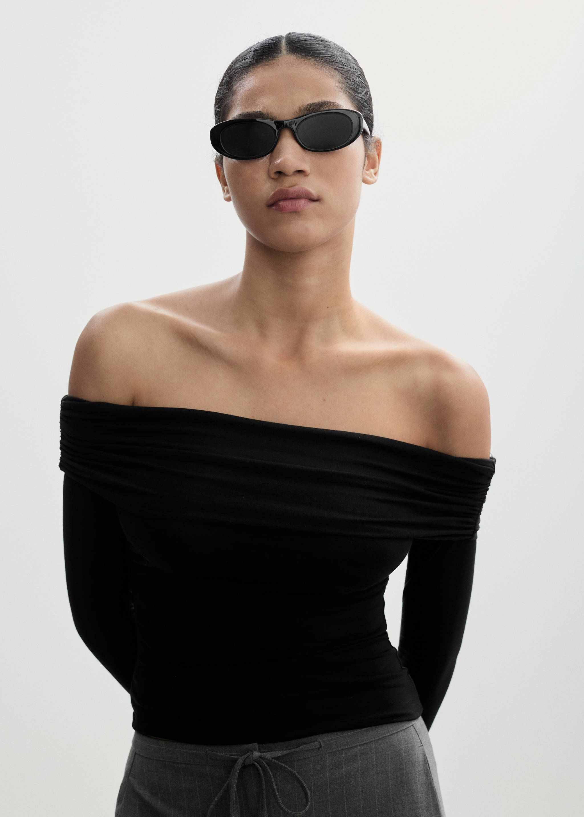 Tričko s holými rameny - Náhled ve středové rovině