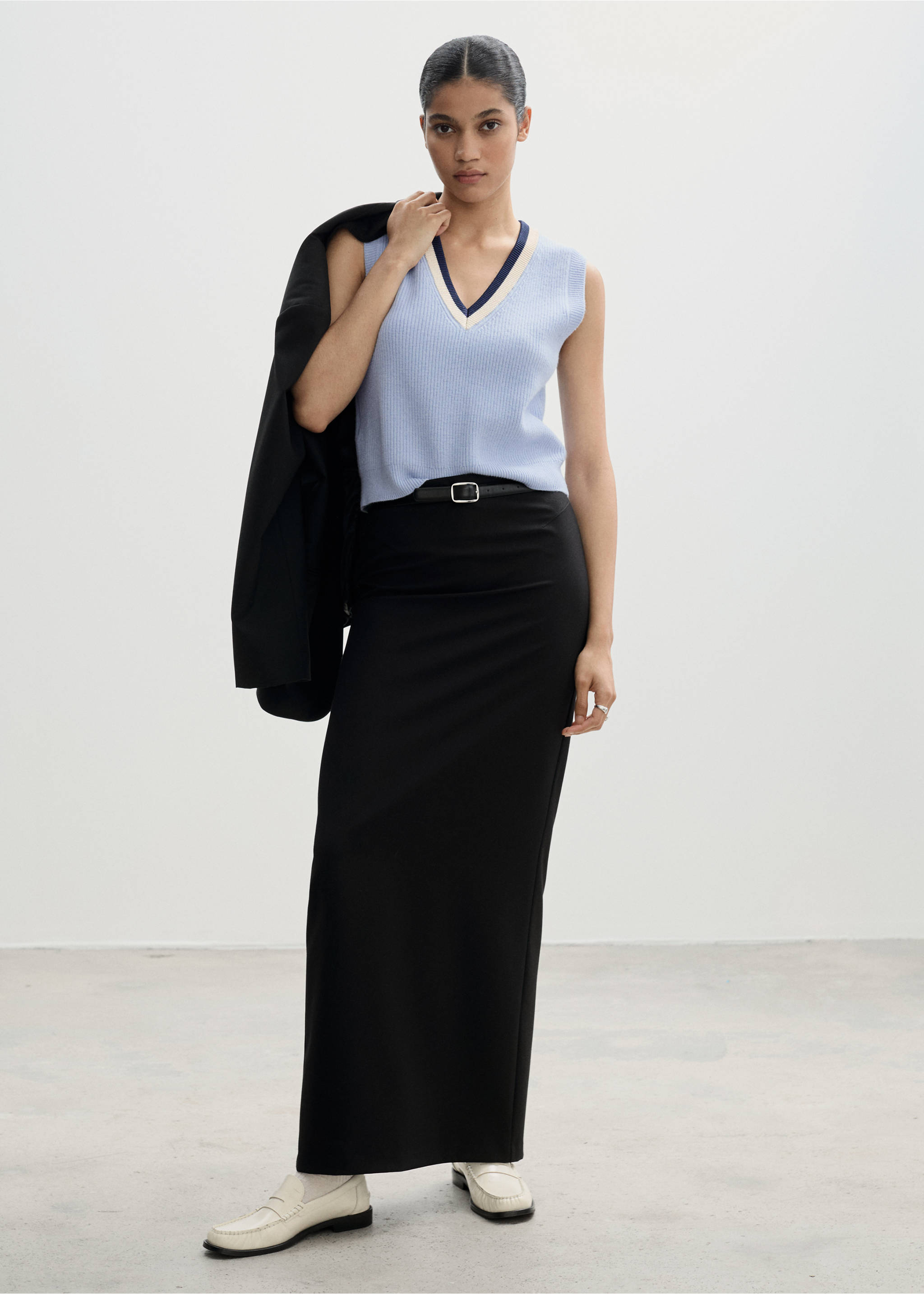 Contrast V-neck gilet - General plane, Sky Blue. Ref: 77074034-00.