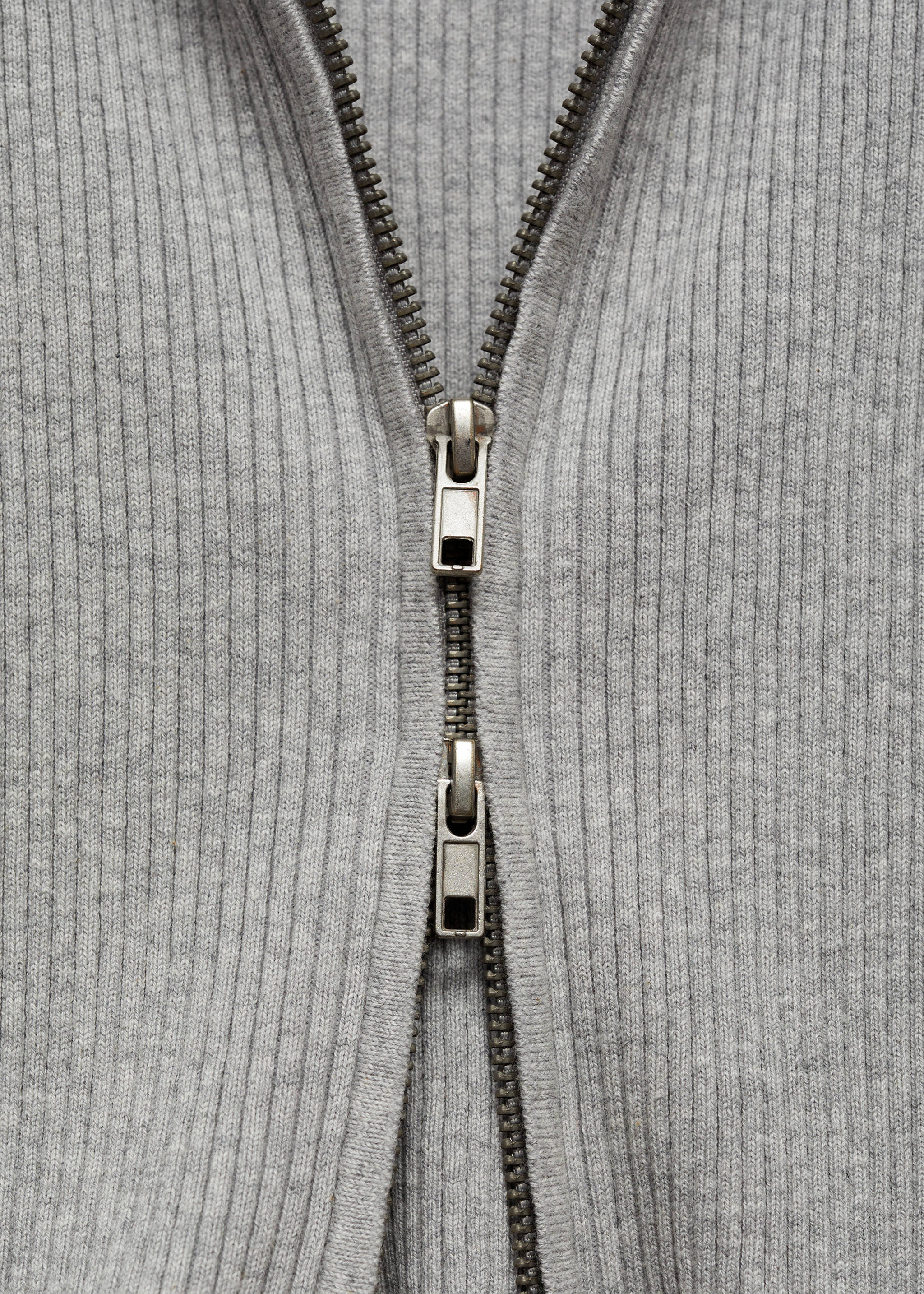 Zipped knit cardigan - Details of the article 8, Grey. Ref: 77074040-00.