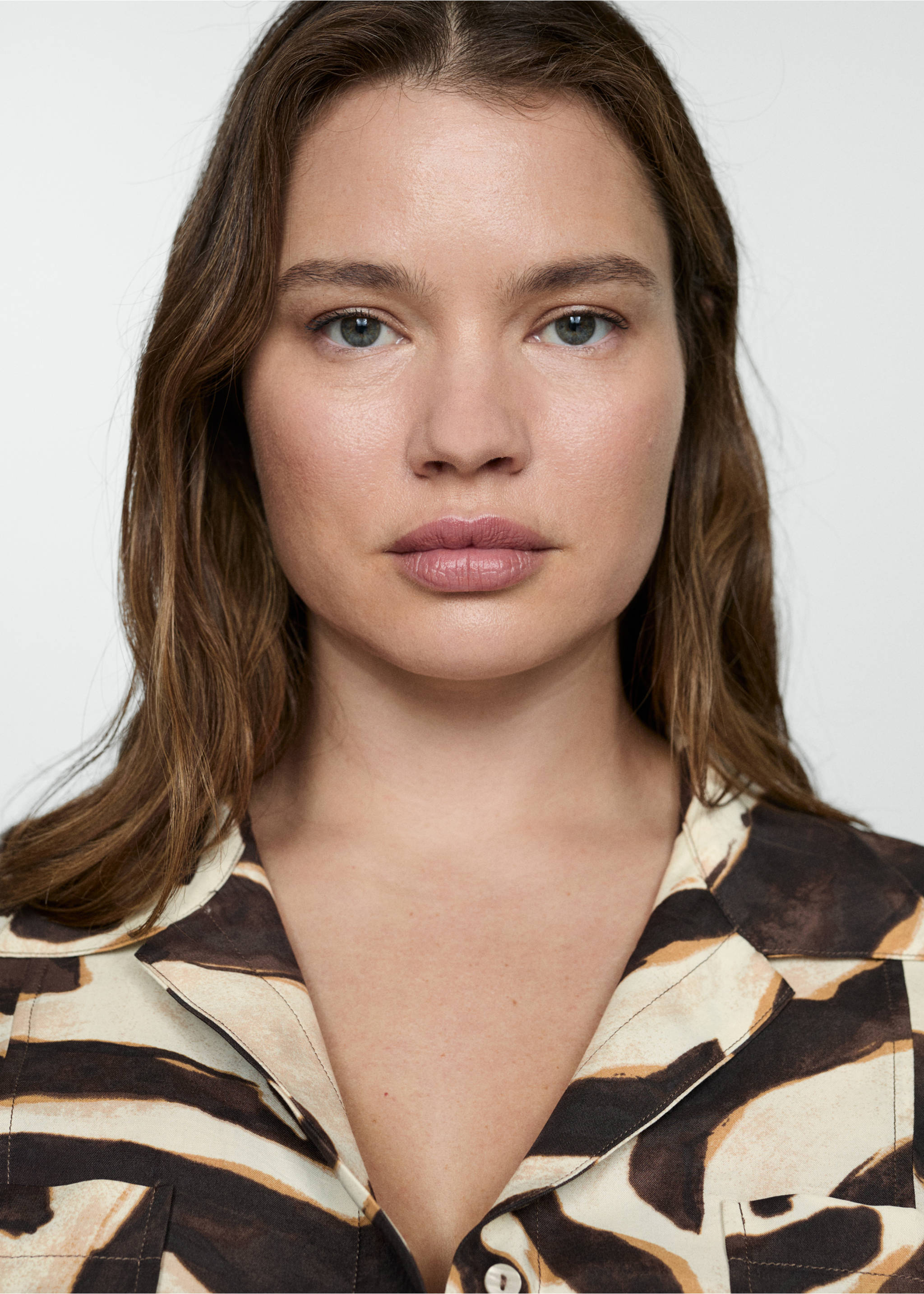 Animal-Print-Jumpsuit mit Taschen - Detail des Artikels 4, Braun. Ref: 77074041-00.