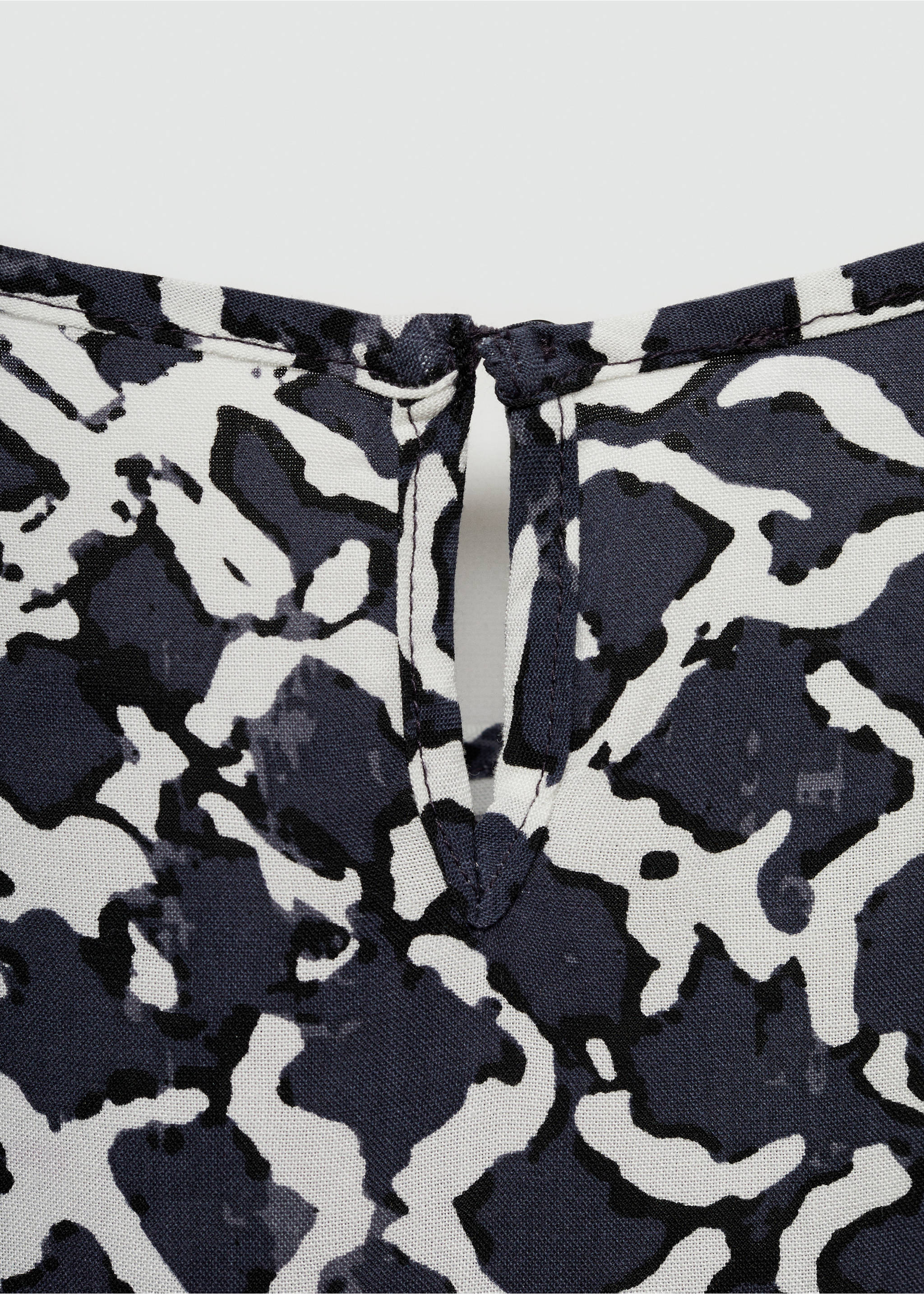 Bluza s printom i detaljem otvora - Detalji artikla 0, Boja ugljena. Ref: 77074042-00.