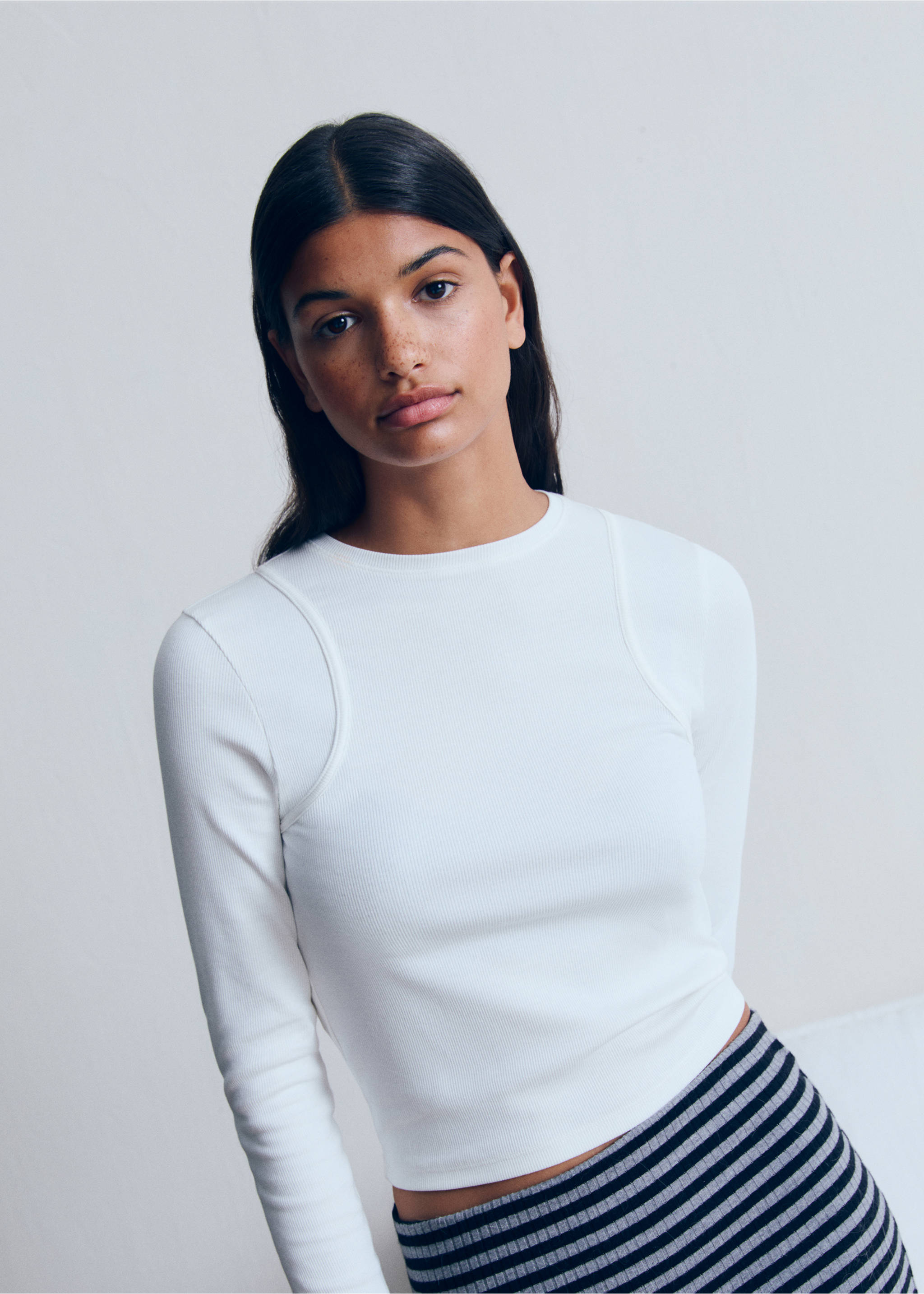 T-shirt with seam detail - Details of the article 5, Off White. Ref: 77074045-00.