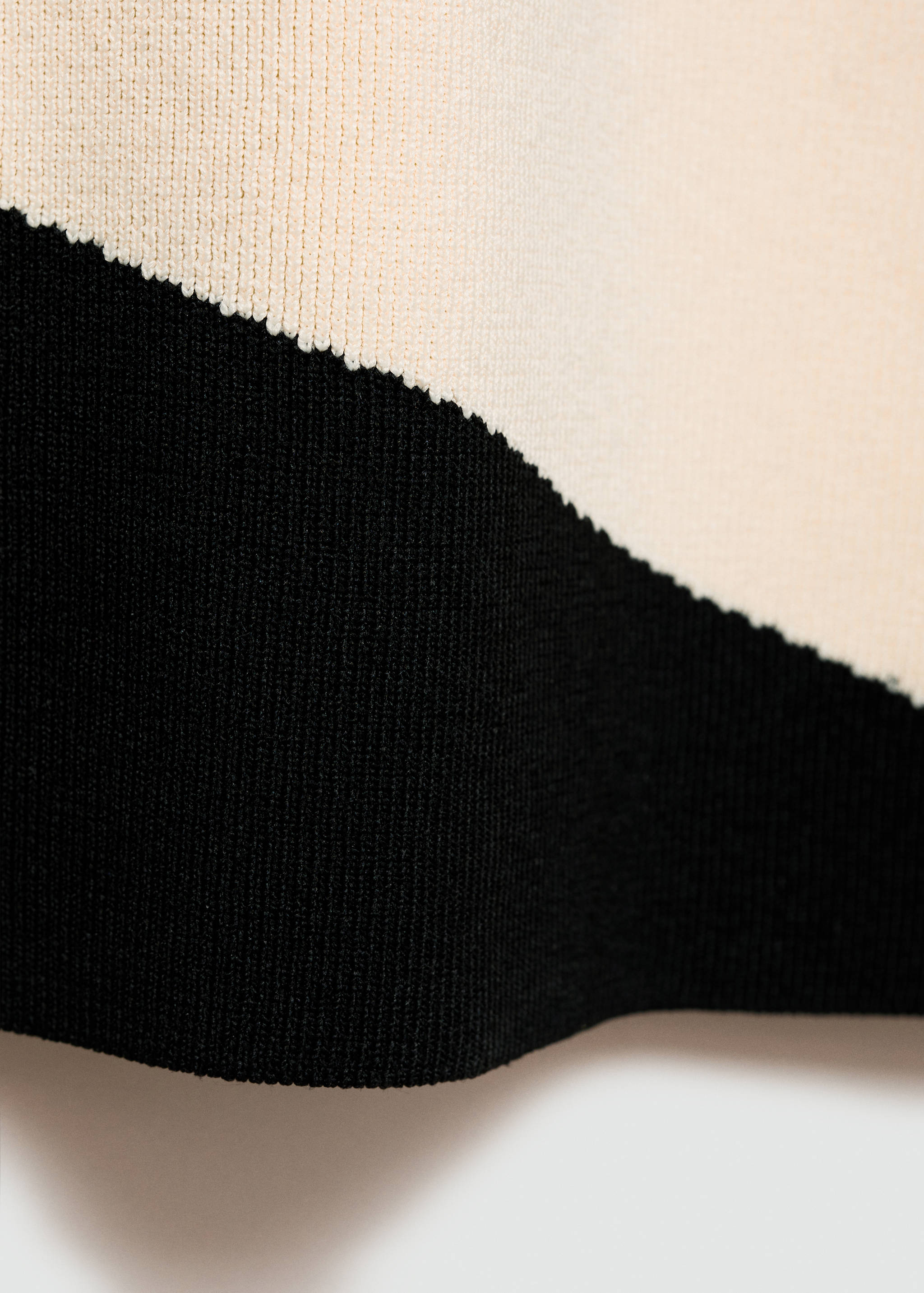 Vestido de malha pelo joelho às riscas - Pormenor do artigo 0