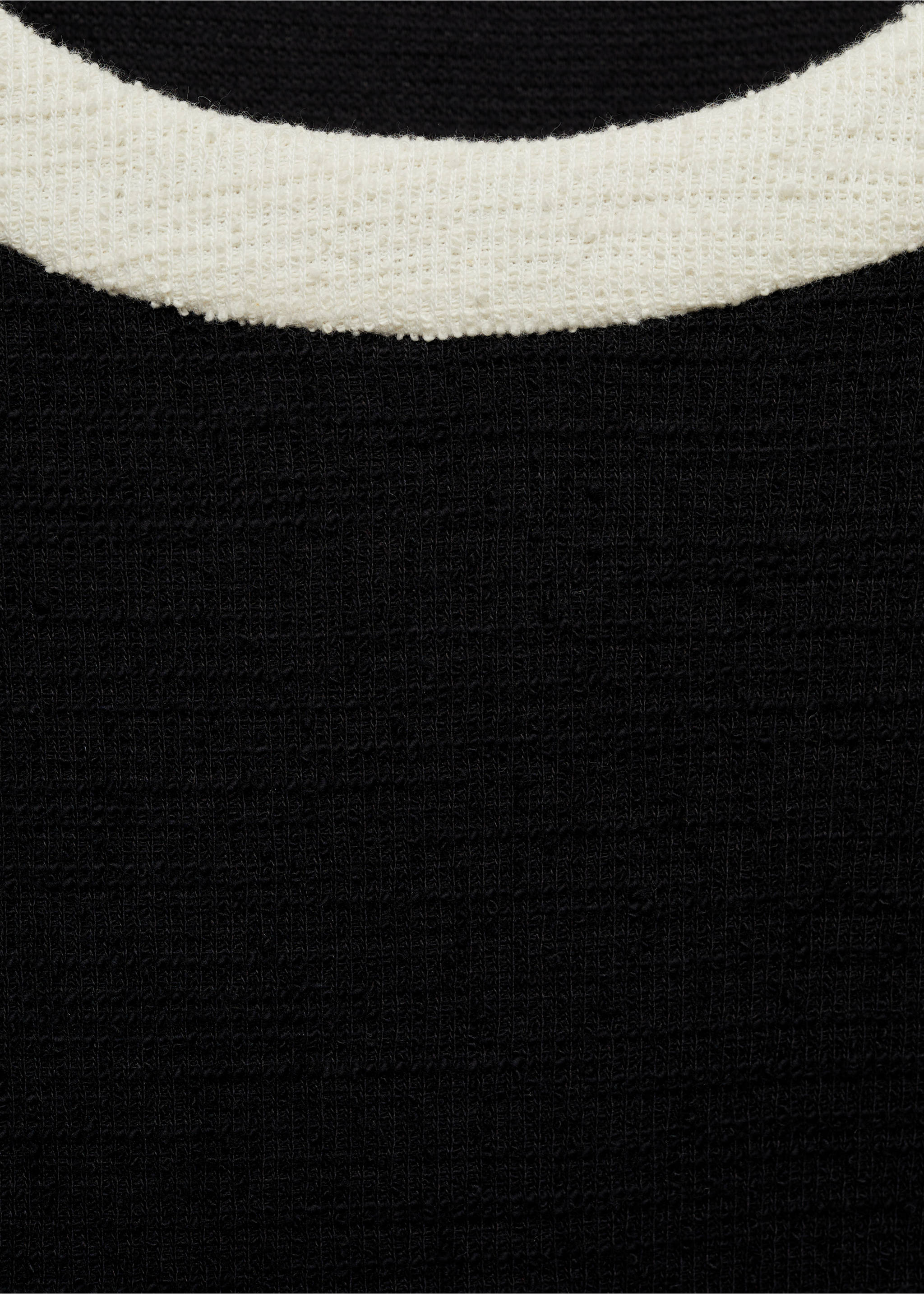 Top tweed crop - Detall de l'article 8, Negre. Ref: 77074070-00.