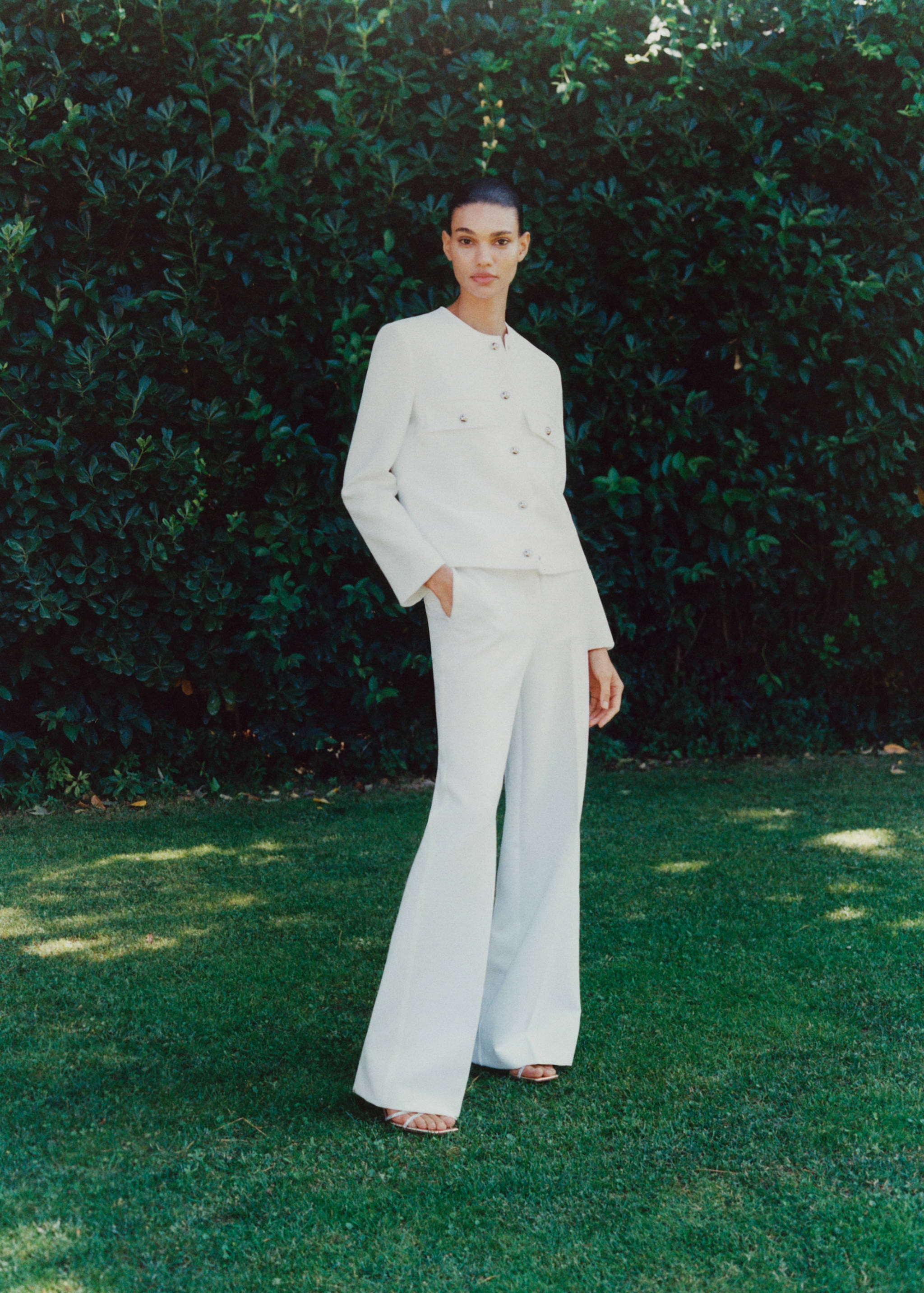 Flowy straight-fit trousers - Details of the article 7