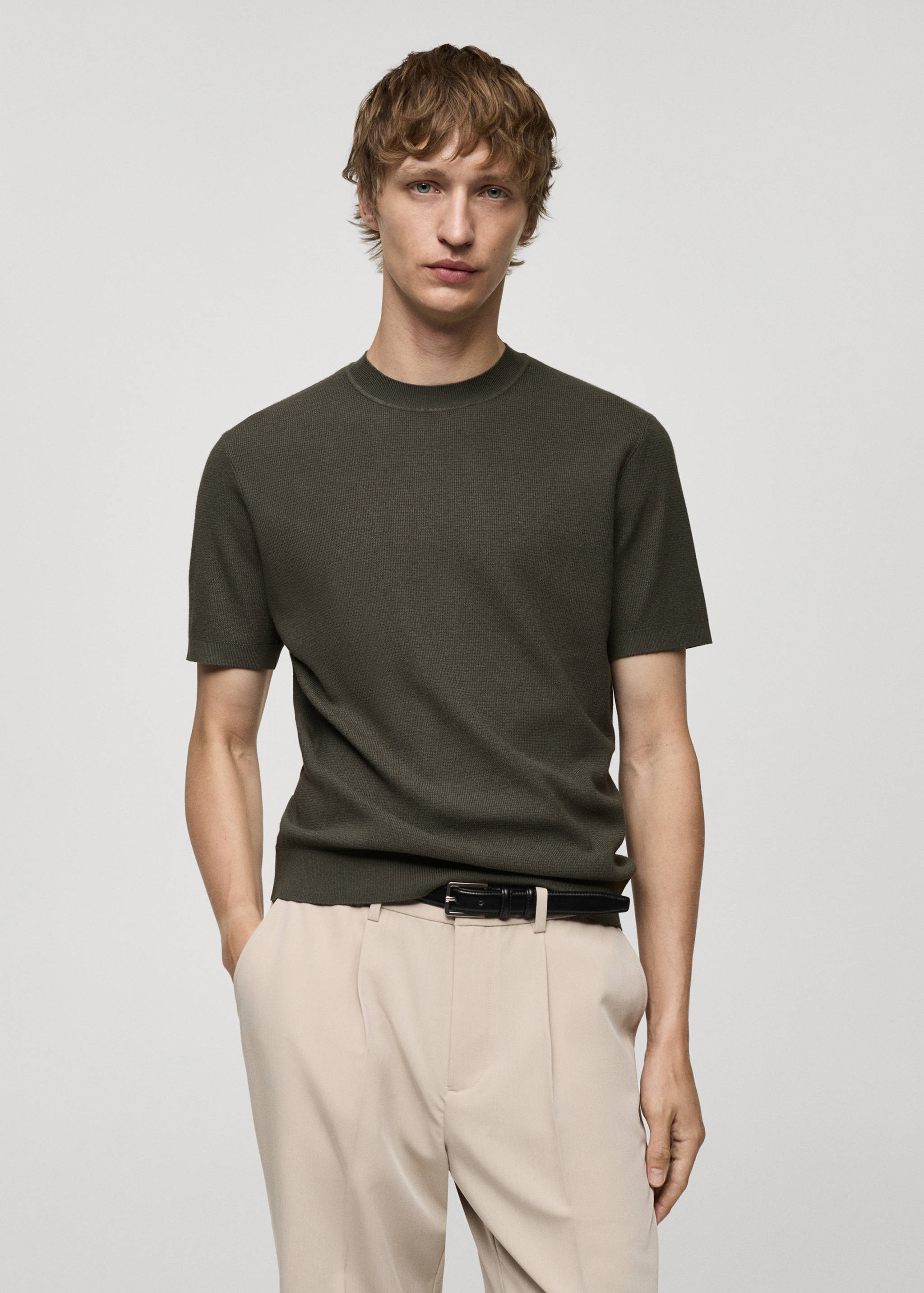 Structured knitted t-shirt - Medium plane