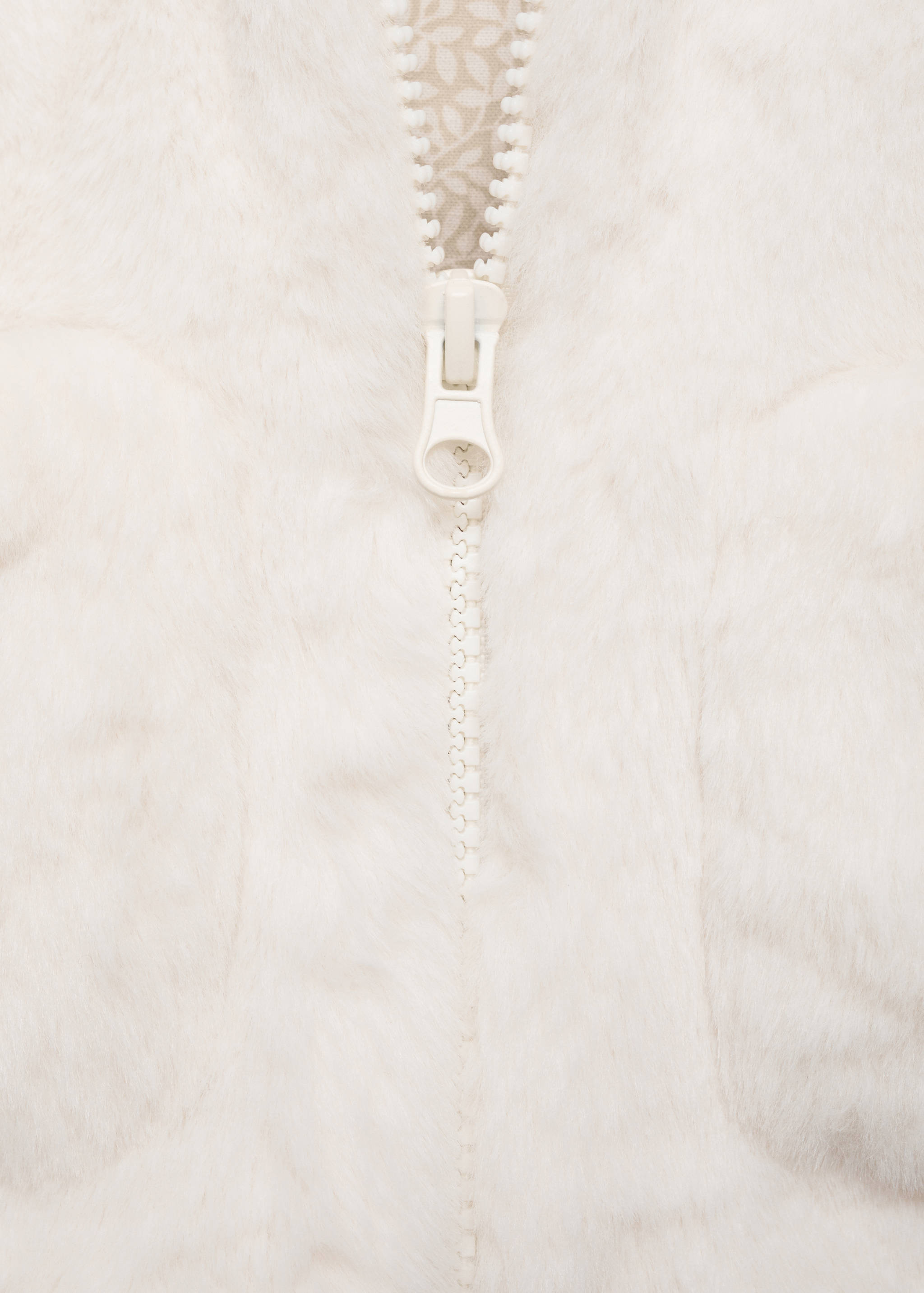 Fluffy coat - Details of the article 8