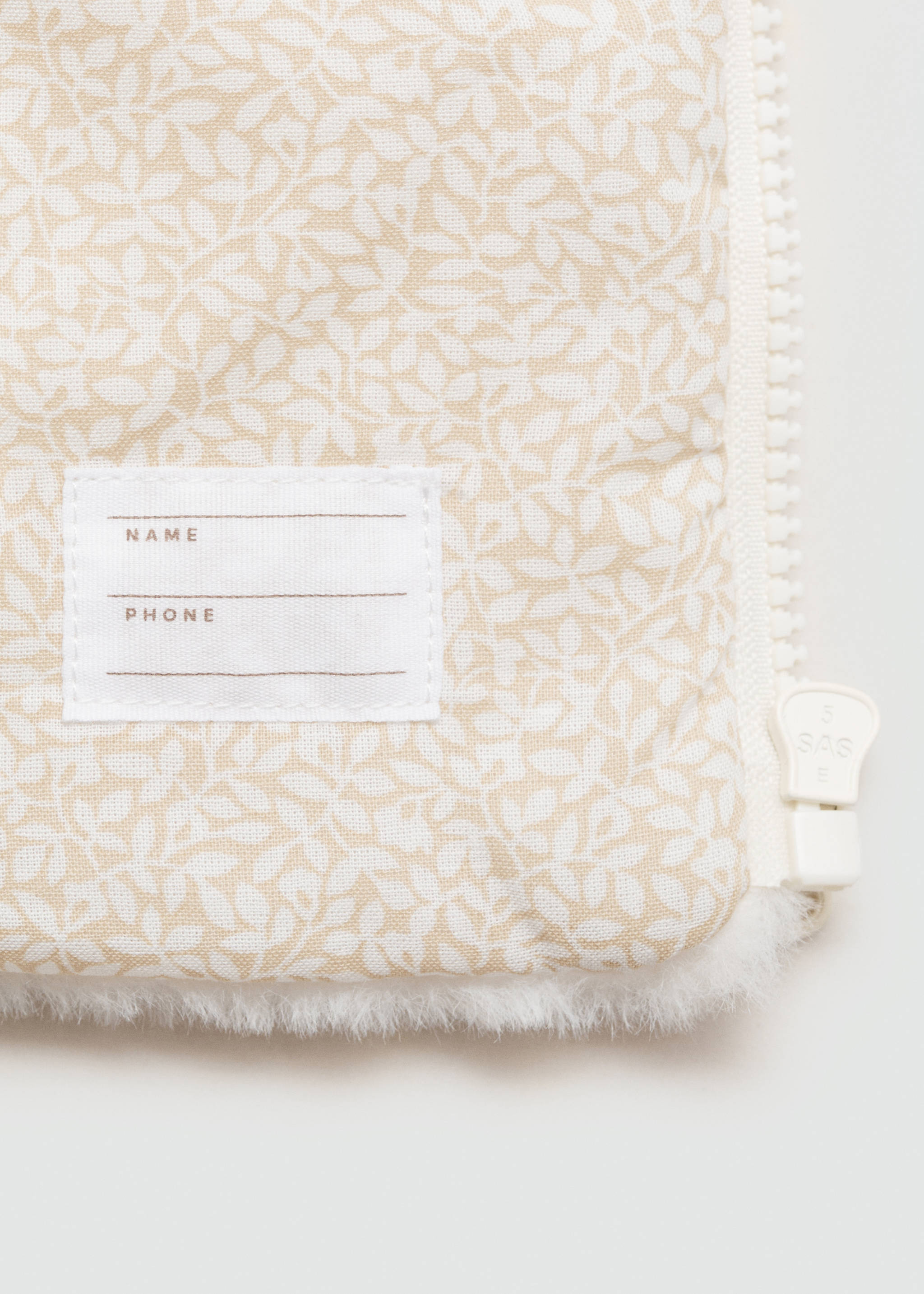 Fluffy coat - Details of the article 0