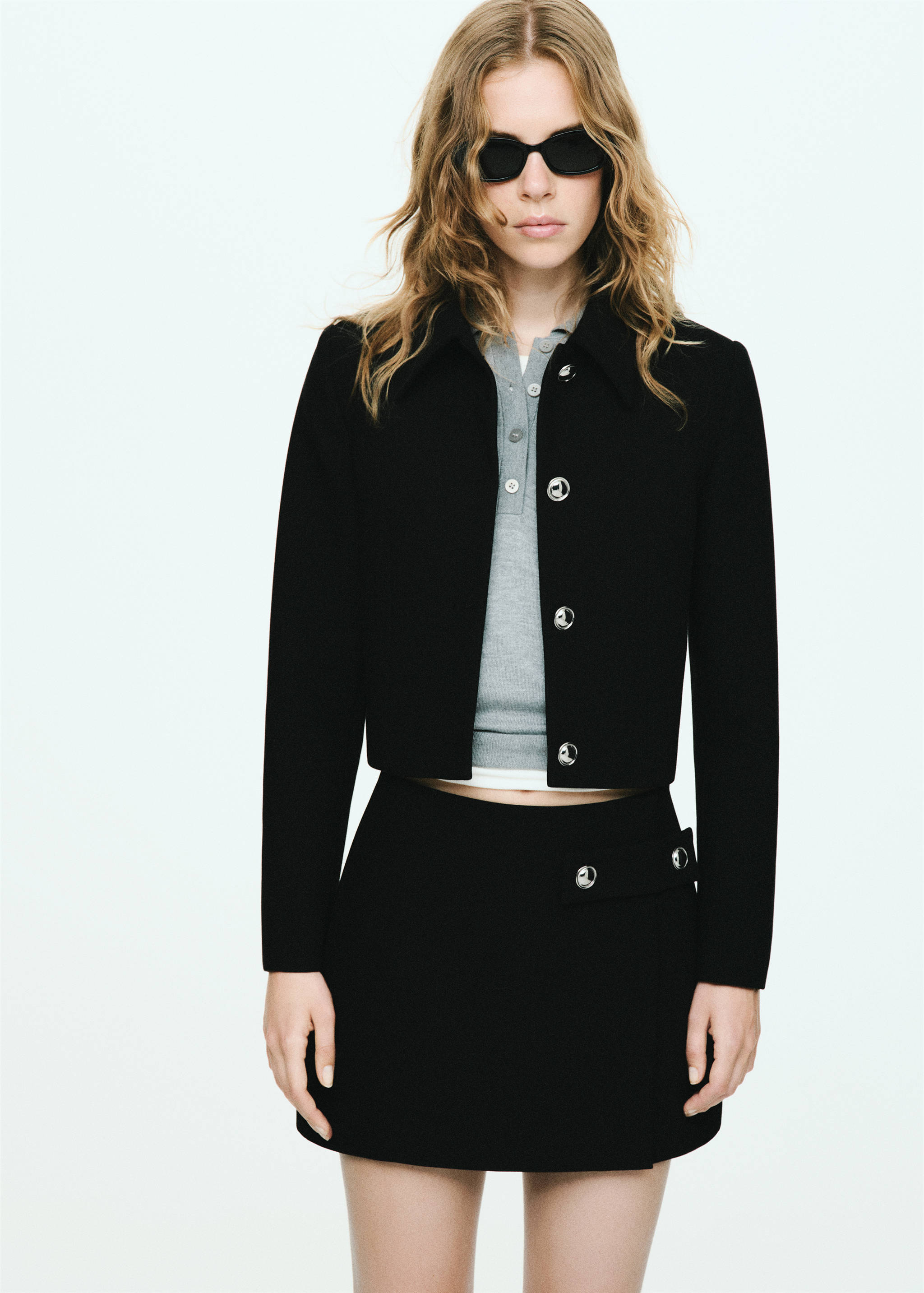 Buttoned cropped jacket - Details of the article 7