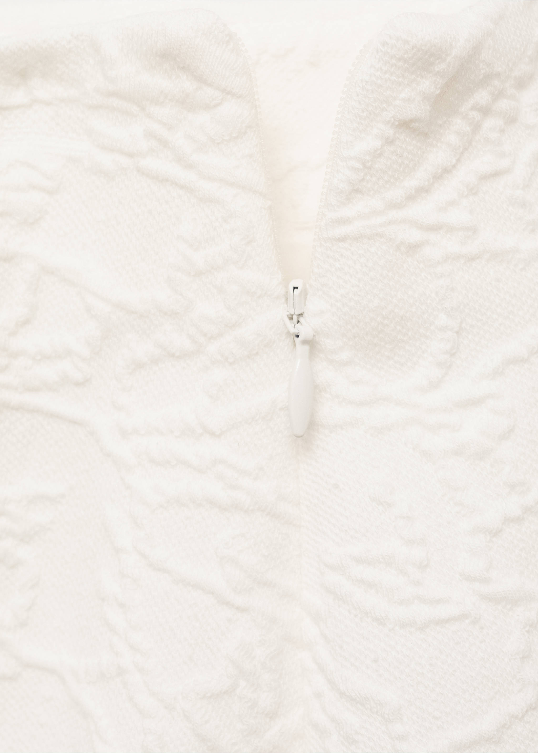 Textured straight-fit mini-skirt - Details of the article 0, Ecru. Ref: 77074795-00.