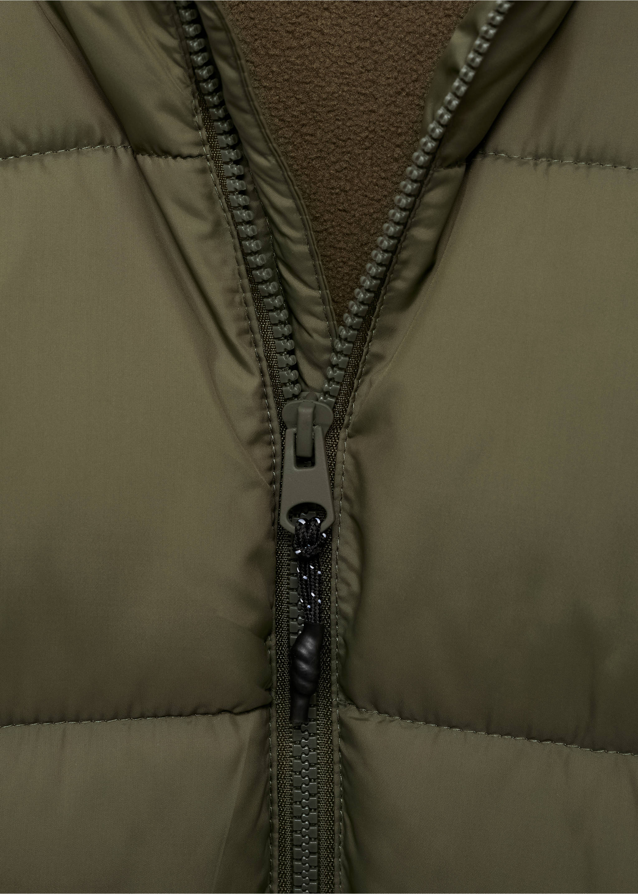 Langer Steppanorak - Detail des Artikels 8, Khaki. Ref: 77075146-00.