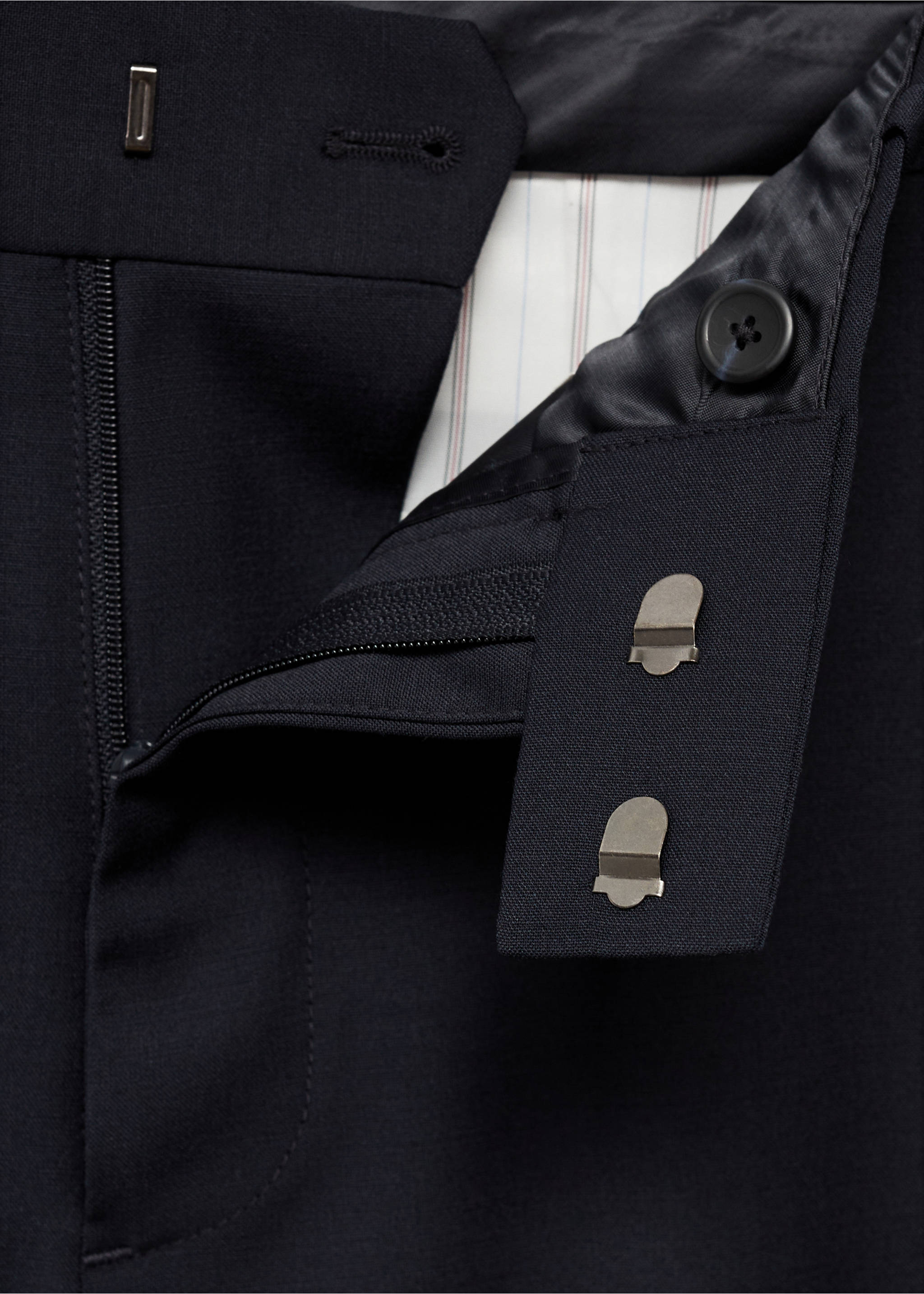 Regular-fit wool-blend suit pants - Details of the article 8, Dark Navy. Ref: 77075633-00.