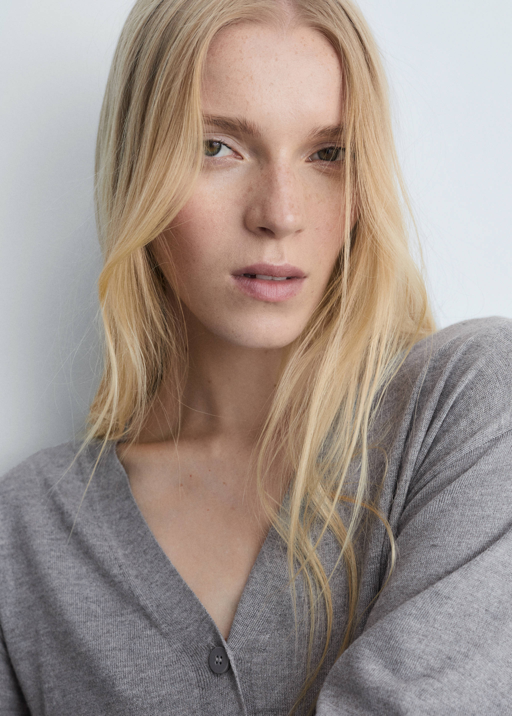 Button knit cardigan - Details of the article 1