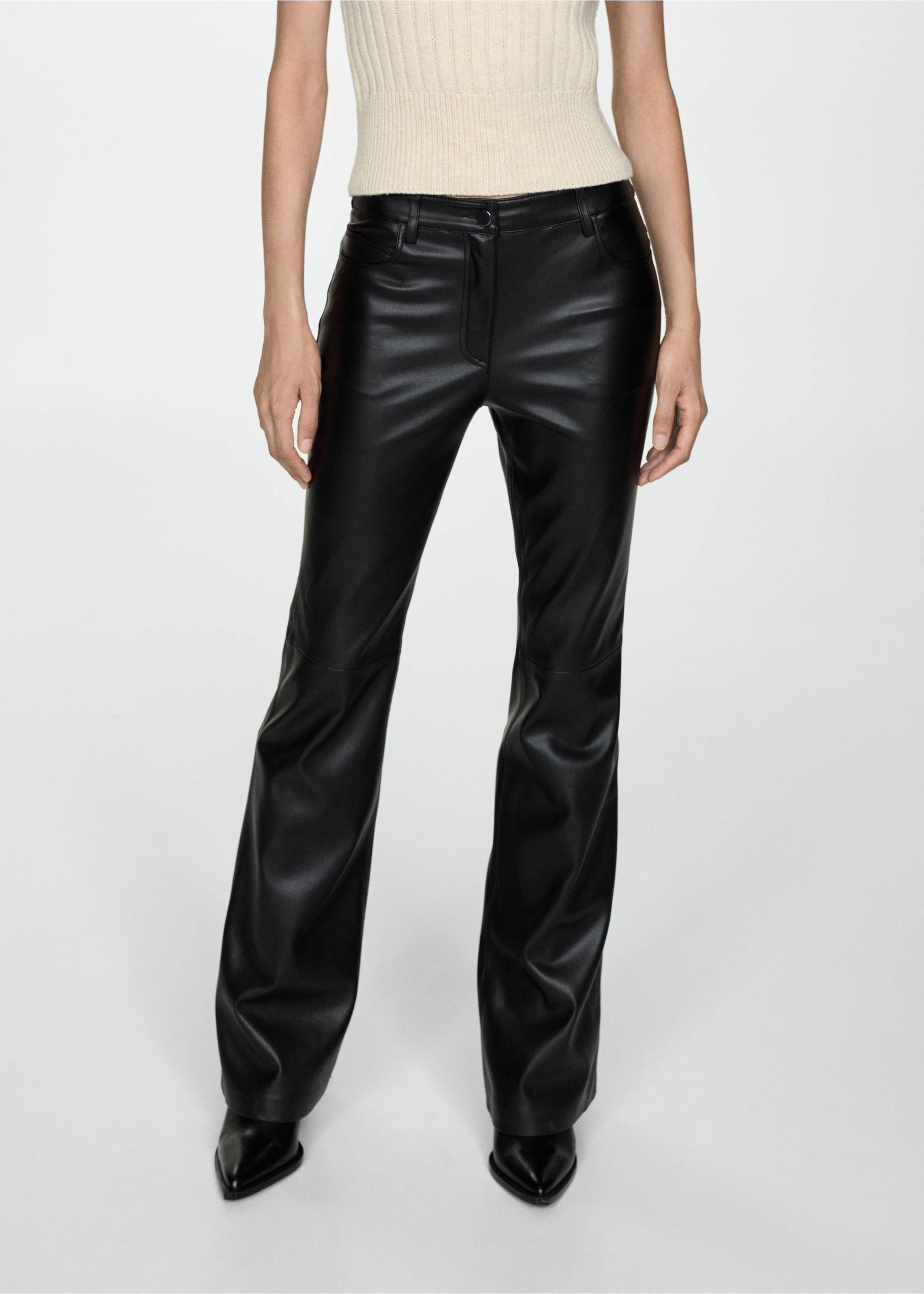 Faux-leather flared trousers - Medium plane, Black. Ref: 77075664-00.