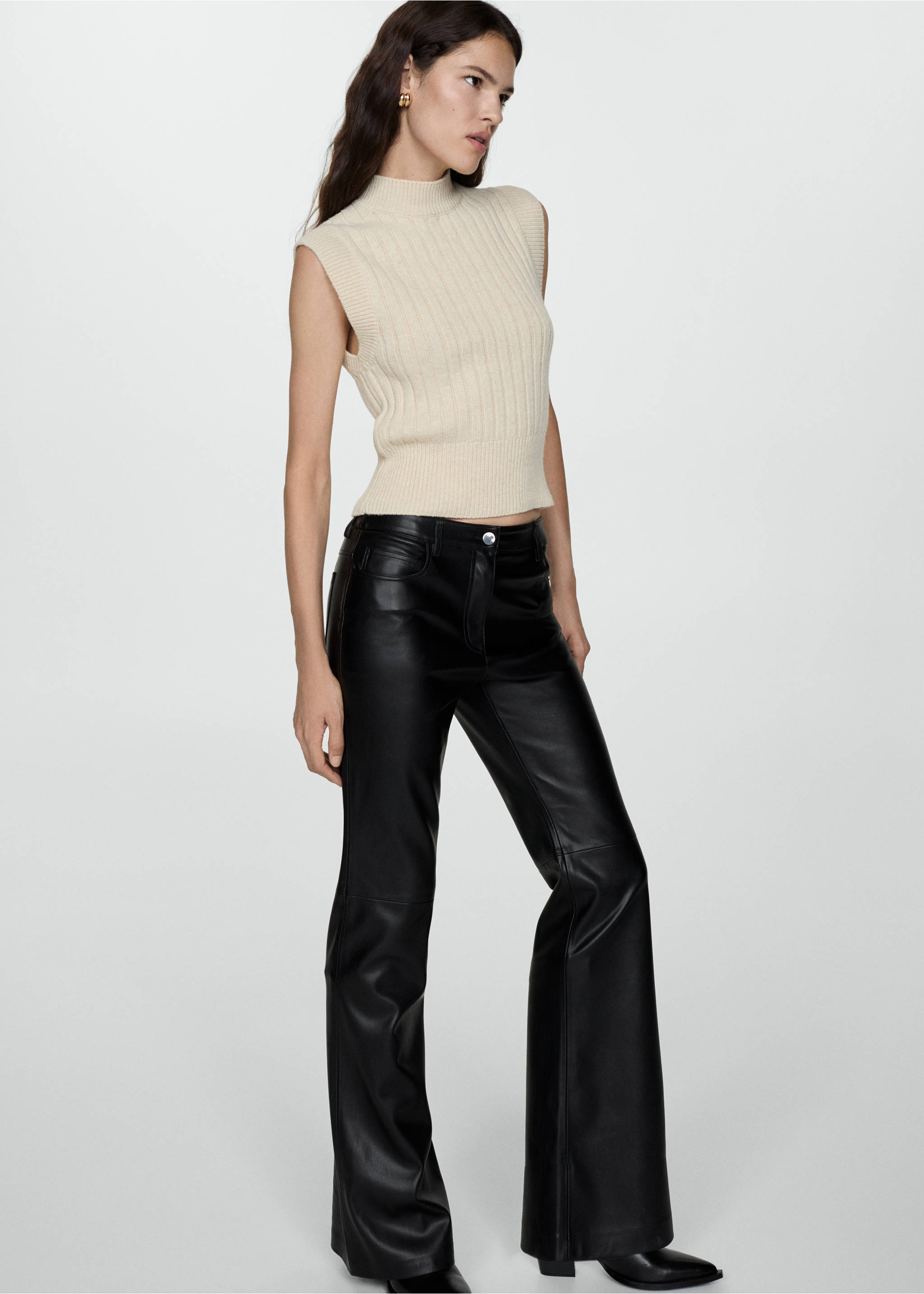 Faux-leather flared trousers - Details of the article 2, Black. Ref: 77075664-00.