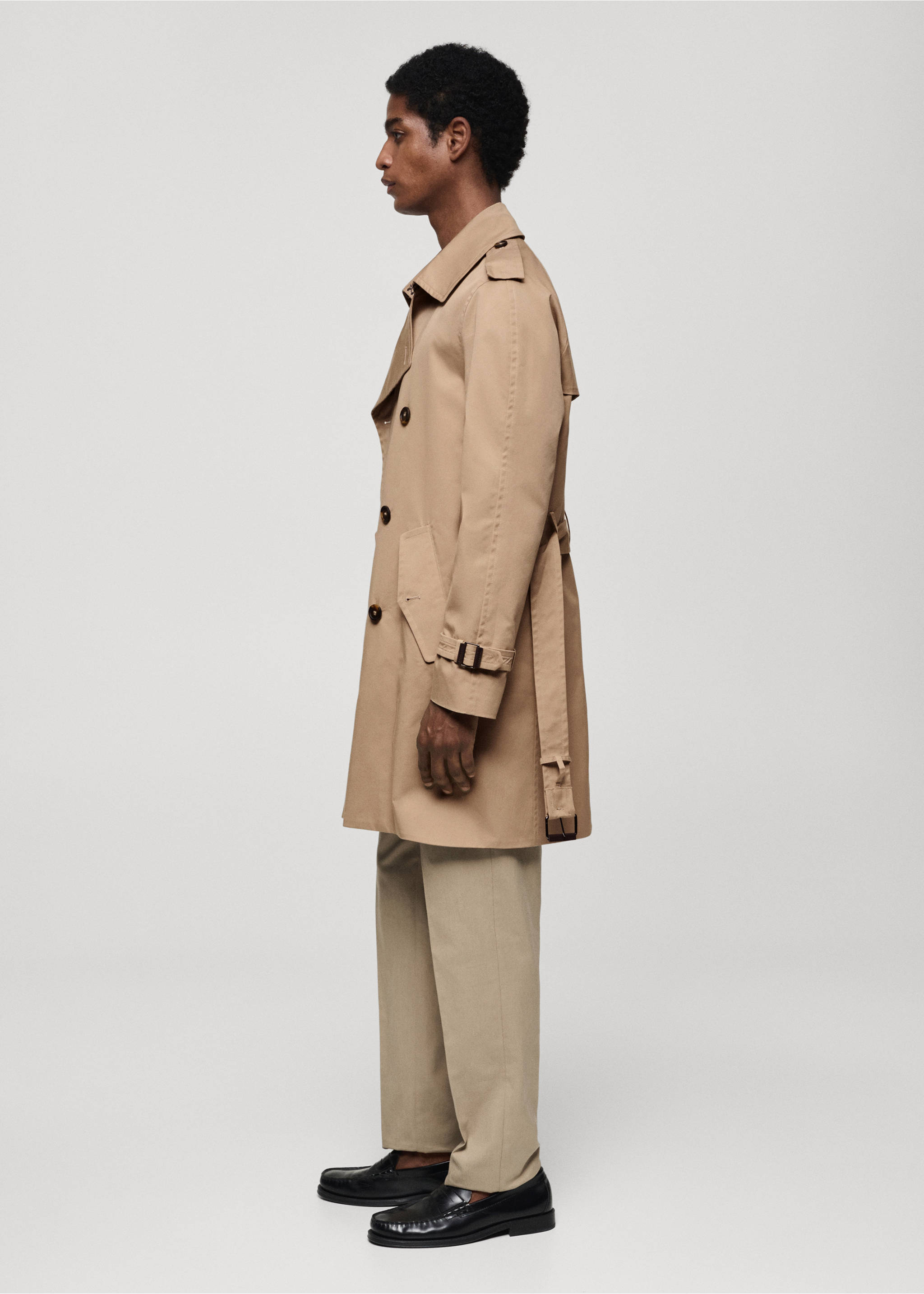 Waterafstotende trenchcoat met ceintuur - Detail van het artikel 2, Open beige. Ref: 77075961-00.
