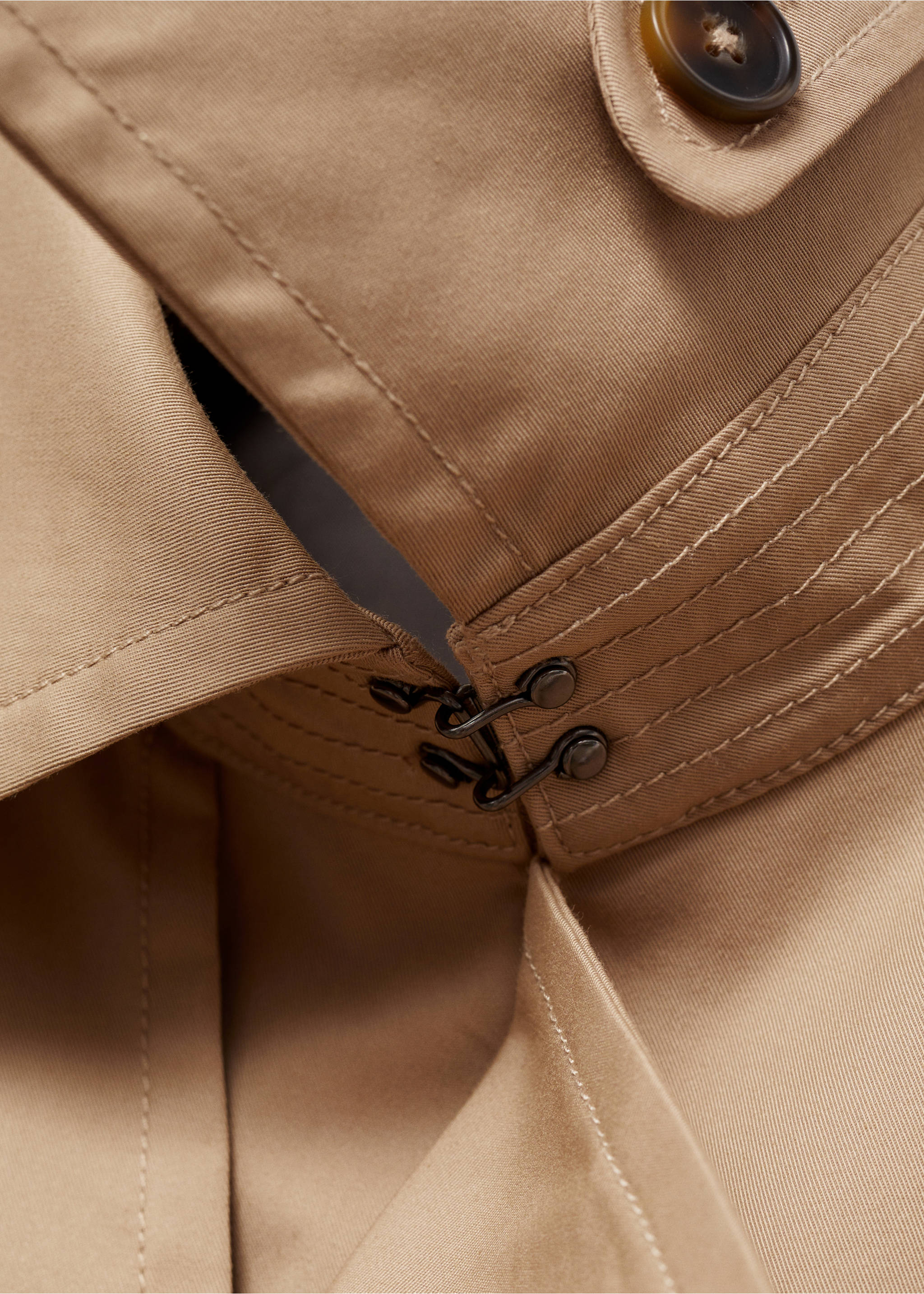 Waterafstotende trenchcoat met ceintuur - Detail van het artikel 8, Open beige. Ref: 77075961-00.
