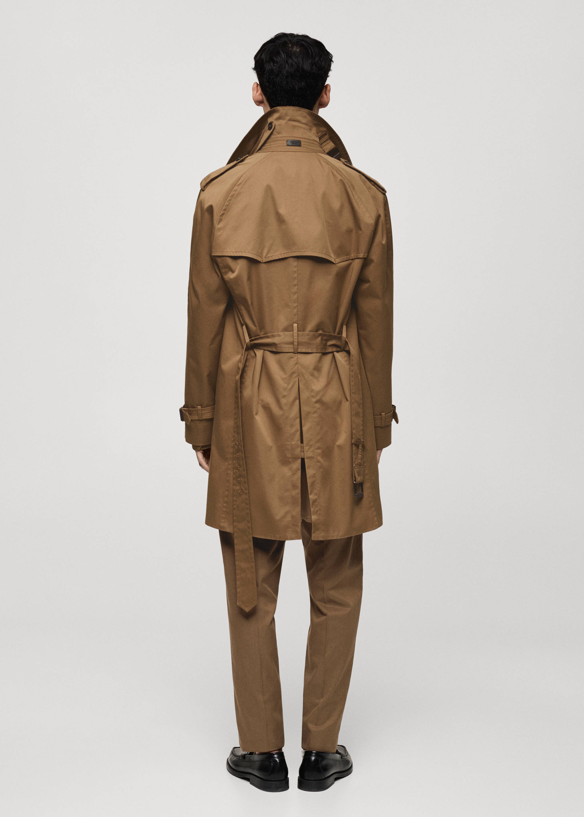 Water-repellent belted trench coat - Reverse of the article