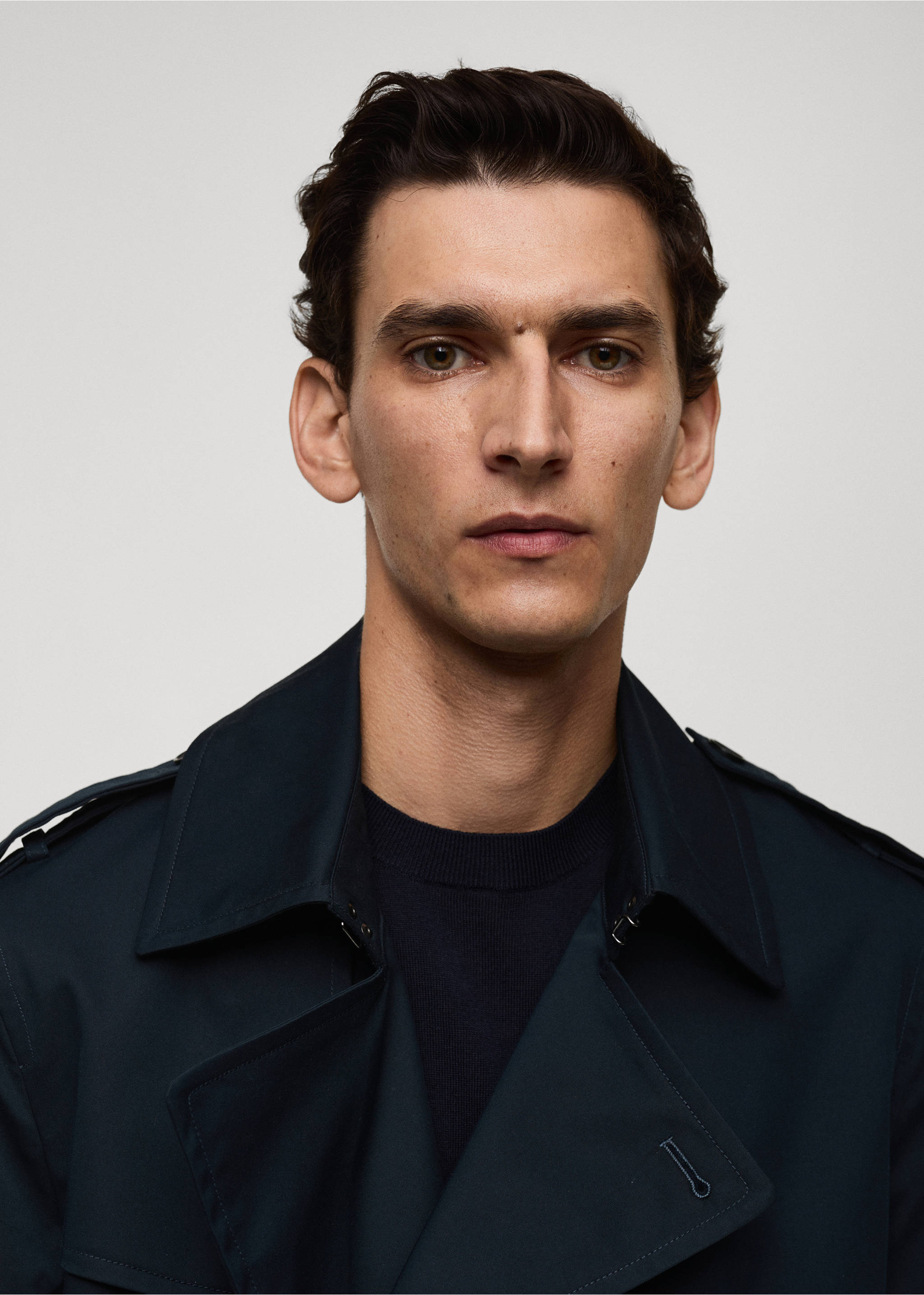 Water-repellent belted trench coat - Details of the article 1, Dark Navy. Ref: 77075961-00.
