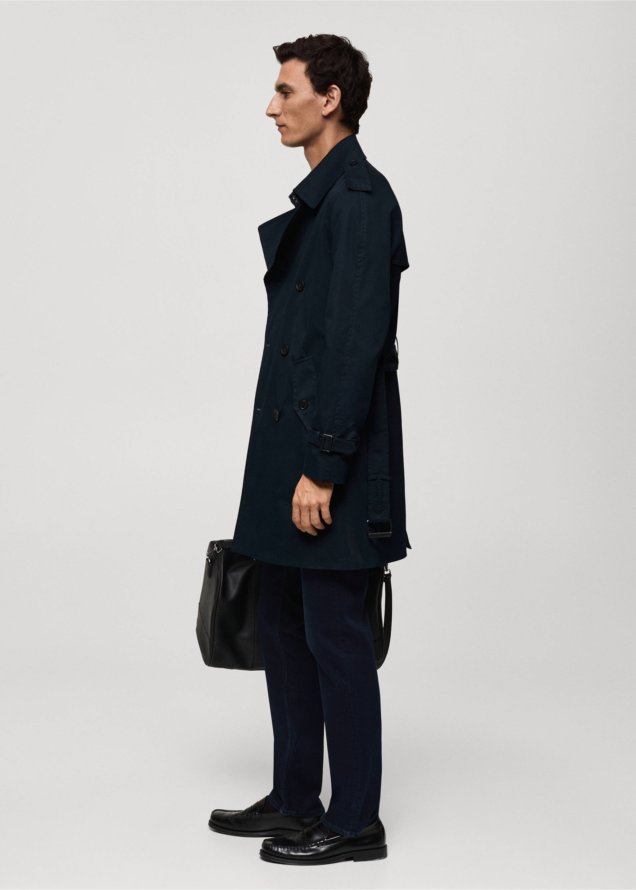 Water-repellent belted trench coat - Details of the article 4, Dark Navy. Ref: 77075961-00.