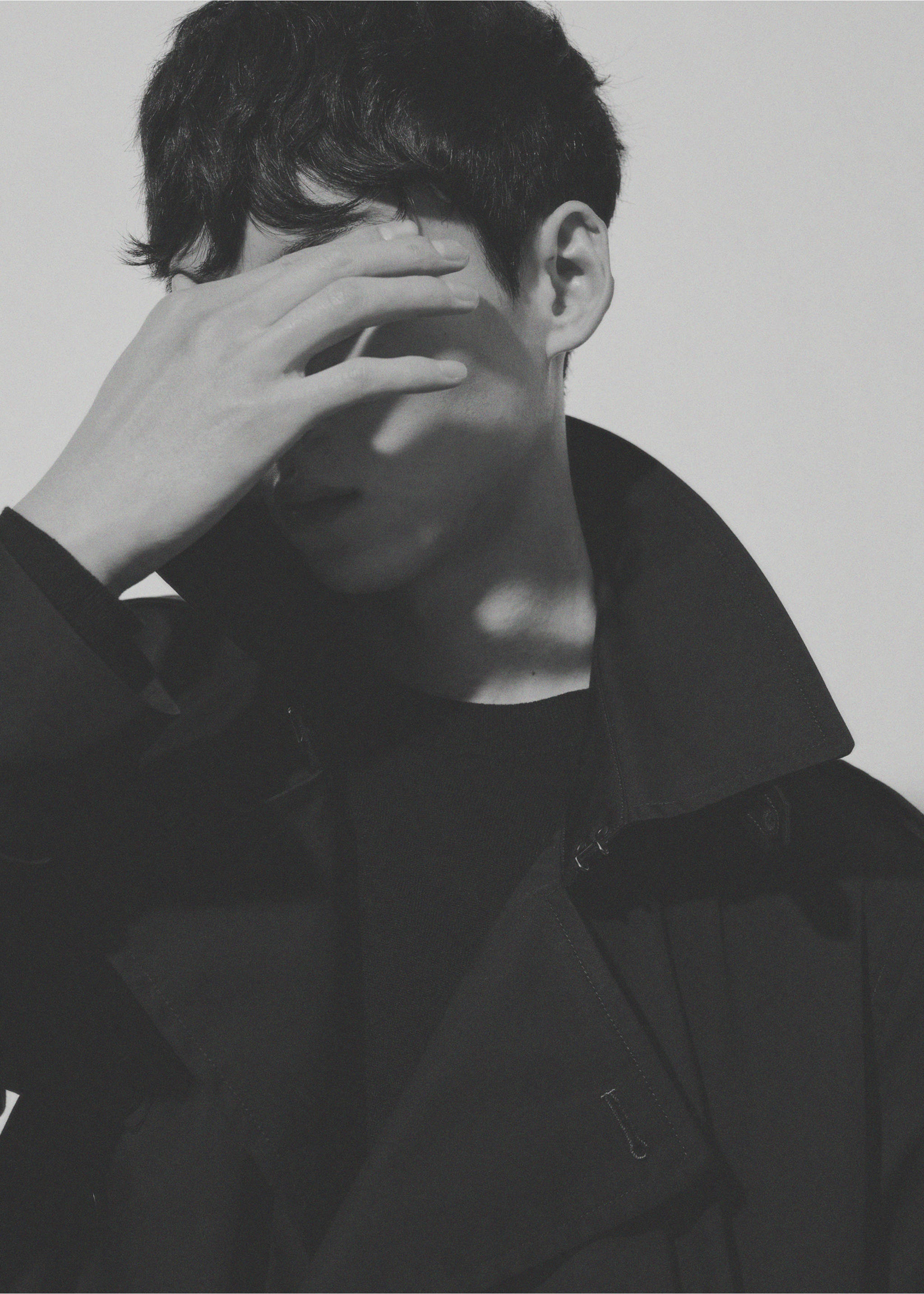 Water-repellent belted trench coat - Details of the article 5, Dark Navy. Ref: 77075961-00.