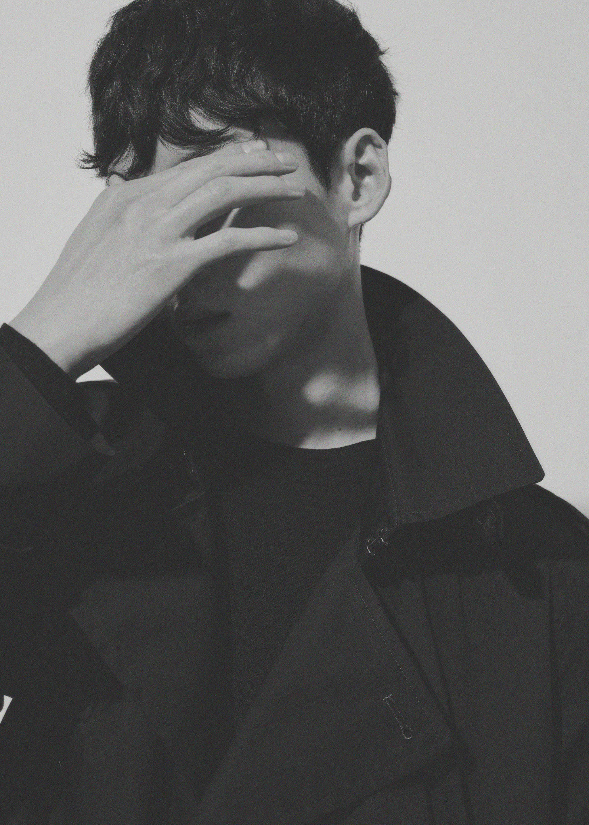 Water-repellent belted trench coat - Details of the article 5