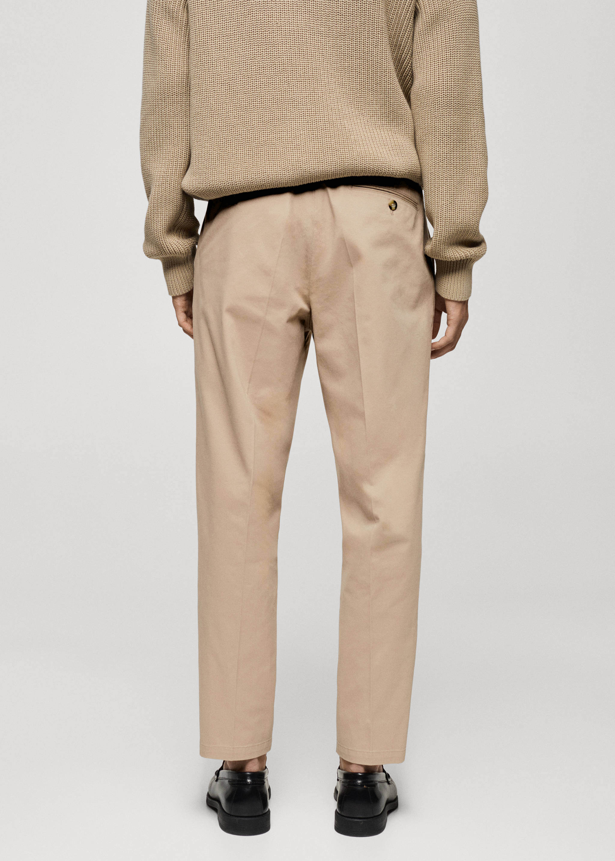 Bavlněné kalhoty regular fit se záševky - Zadní strana zboží