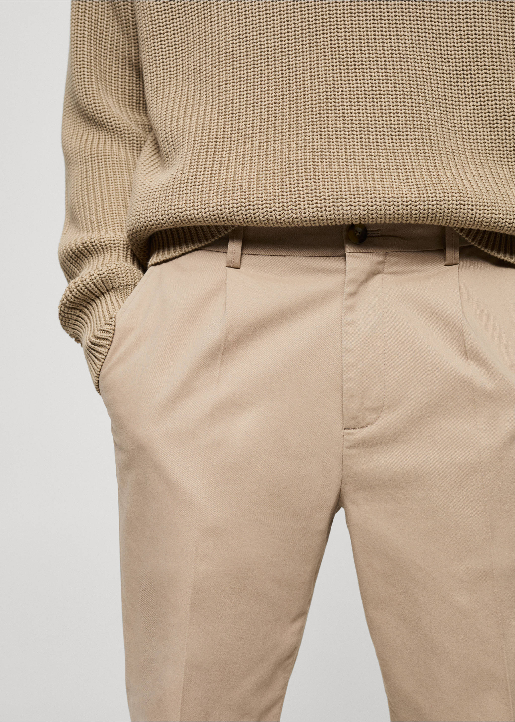 Pantalón regular fit algodón pinzas - Detalle del artículo 1, Crudo. Ref: 77075962-00.