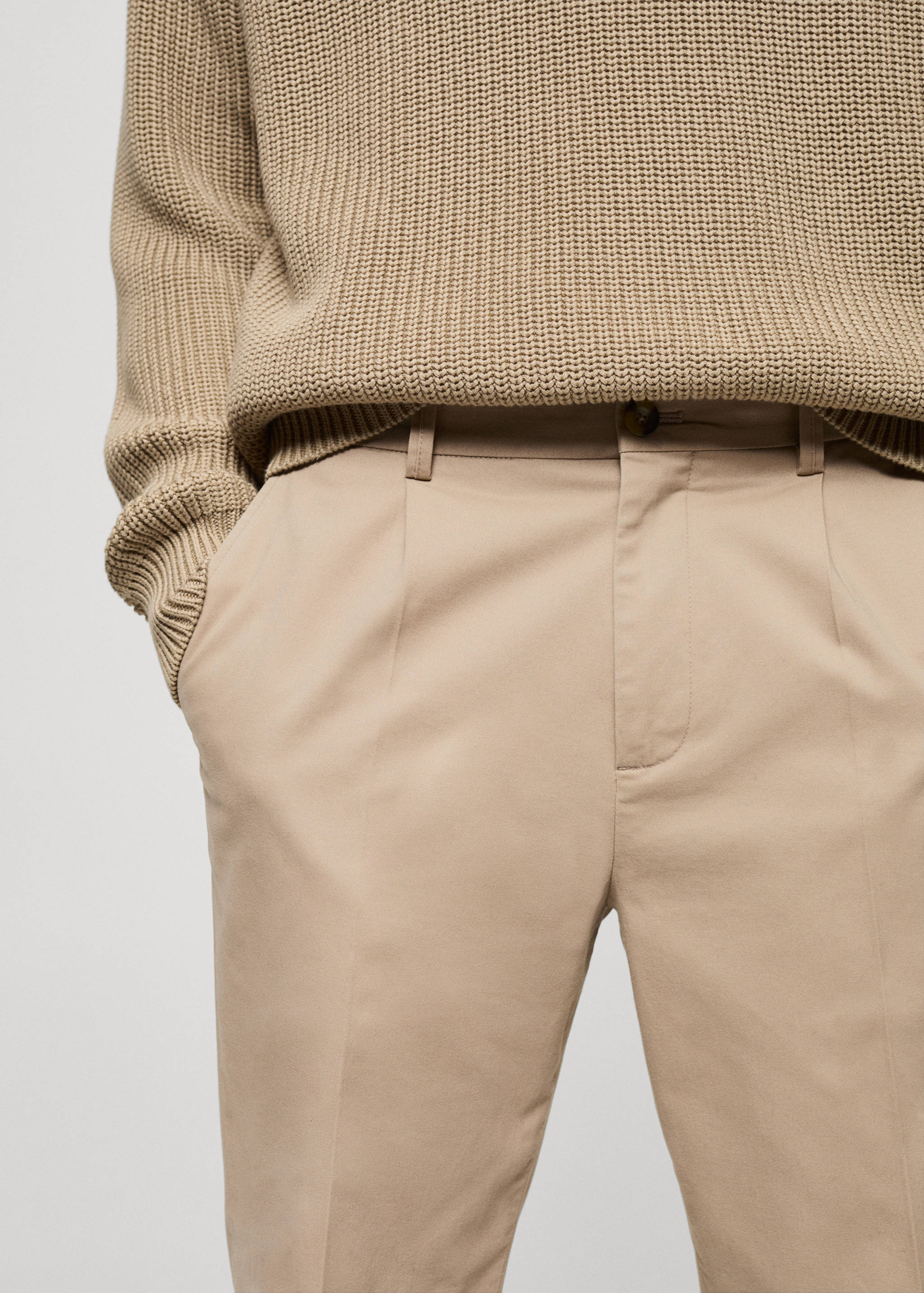 Bavlněné kalhoty regular fit se záševky - Detail zboží 1